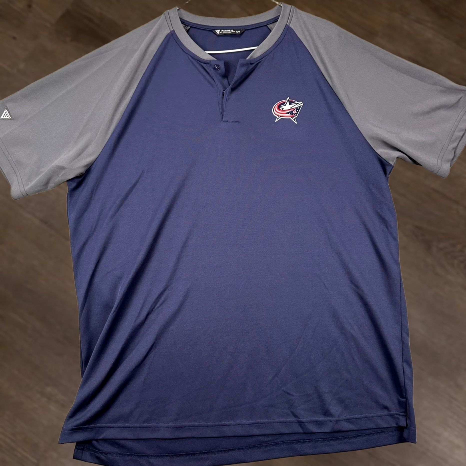 Vintage Columbus Blue Jackets Levelwear Mens XL Shirt Henley Blue Gray NHL Hockey EUC Size US XL / EU 56 / 4 - 1 Thumbnail