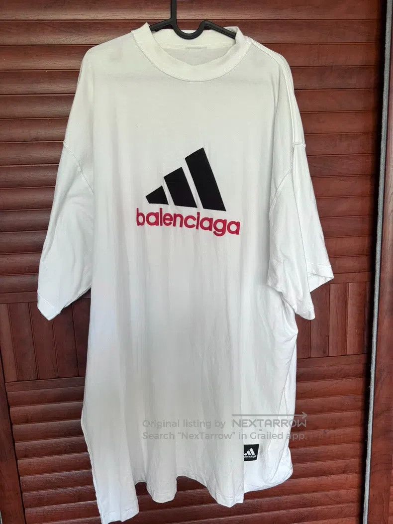 Balenciaga Balenciaga Logo Letter Embroidered Short Sleeve T-Shirt Size US XL / EU 56 / 4 - 1 Thumbnail
