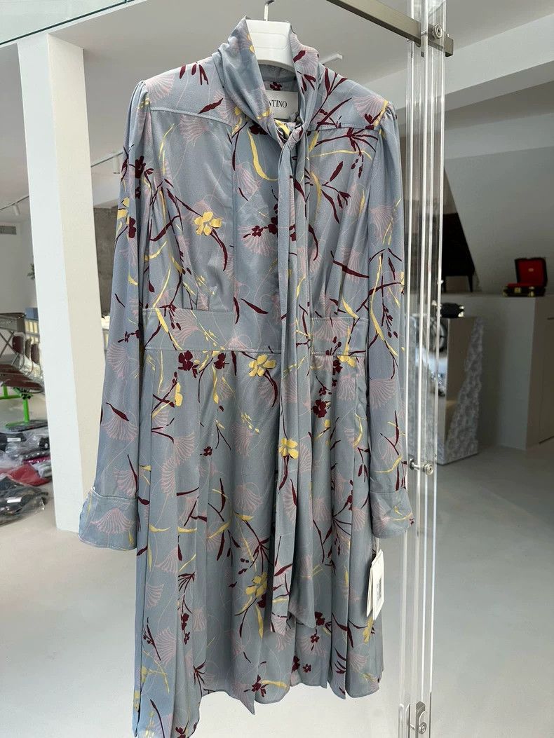 Valentino Valentino Main line dress Size M / US 6-8 / IT 42-44 - 1 Thumbnail