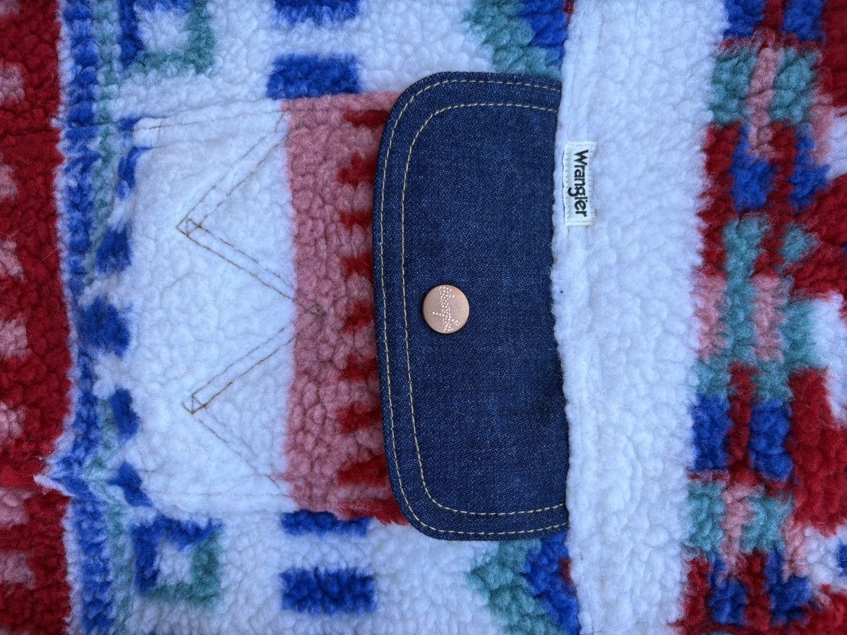 Vintage × Wrangler Wrangler Fun Floral Faux Fur Sherpa Trucker Jacket Size M Size M / US 6-8 / IT 42-44 - 4 Thumbnail