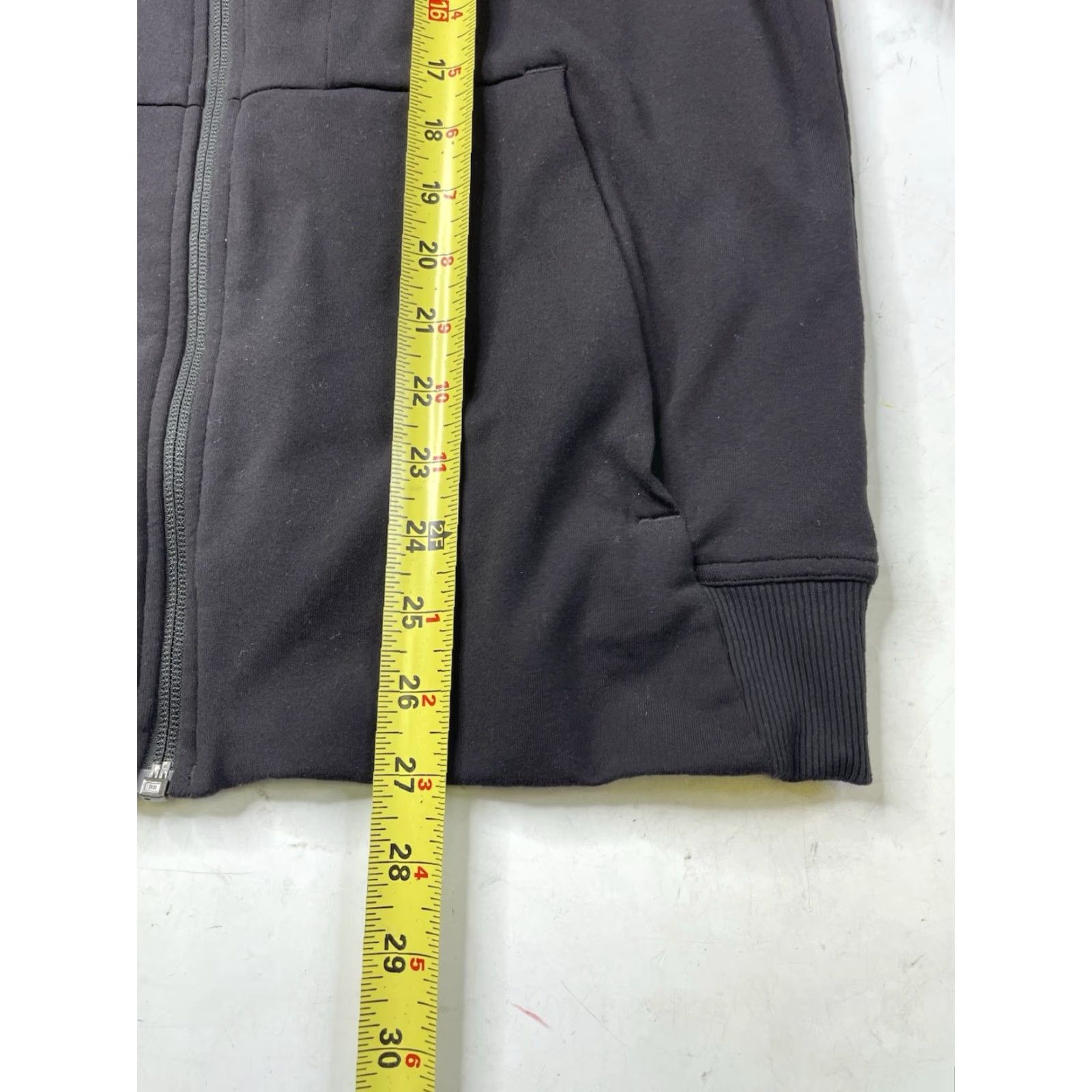 Lululemon LULULEMON Men's Black Zip Up Jacket Mock Neck Pockets Long Sleeve Size Medium Size US M / EU 48-50 / 2 - 7 Thumbnail