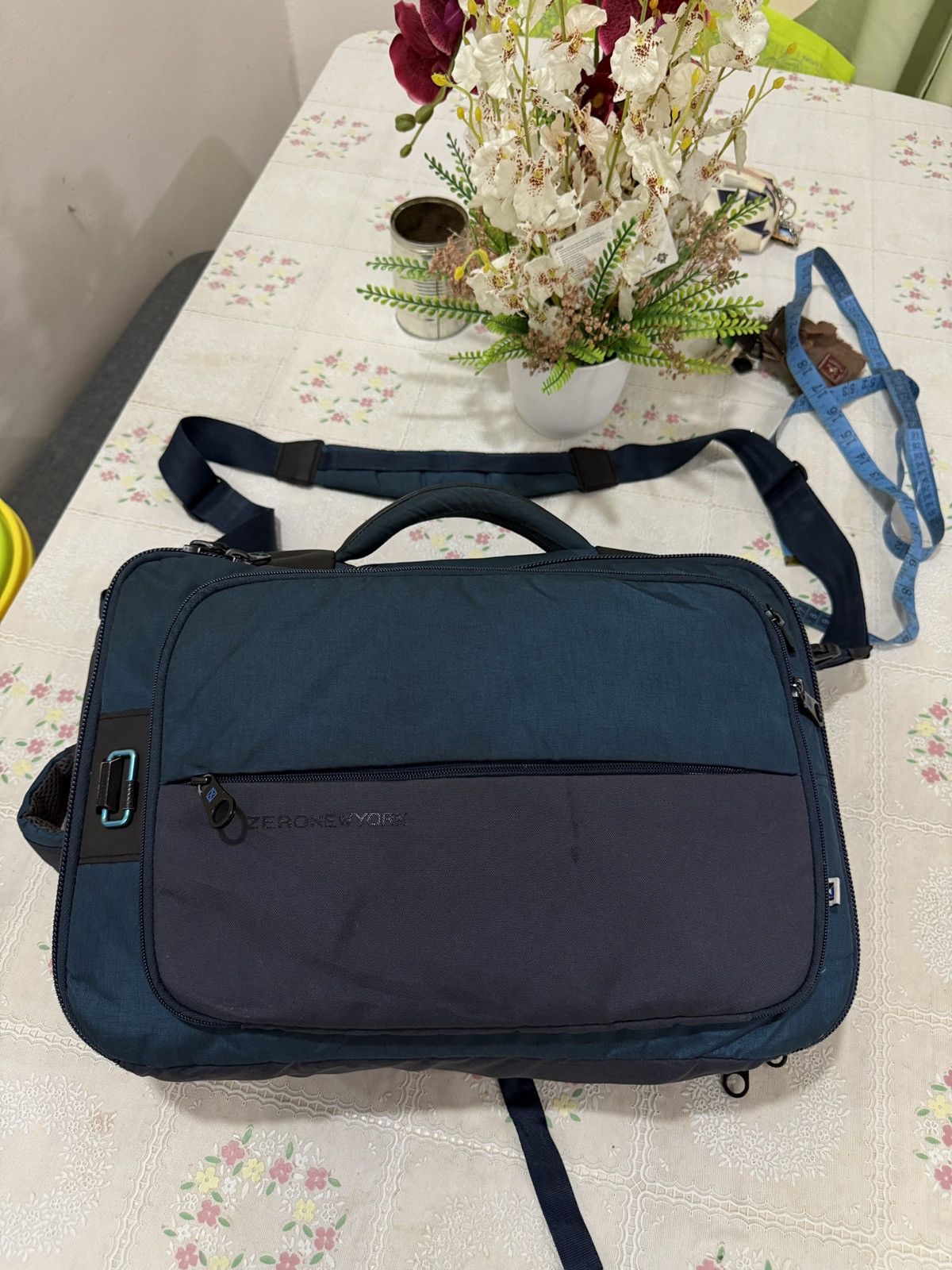 Hypebeast 🔥🔥🔥ARCHIVE ZERO NEW YORK MESSENGER BAGPACK Size ONE SIZE - 12 Thumbnail