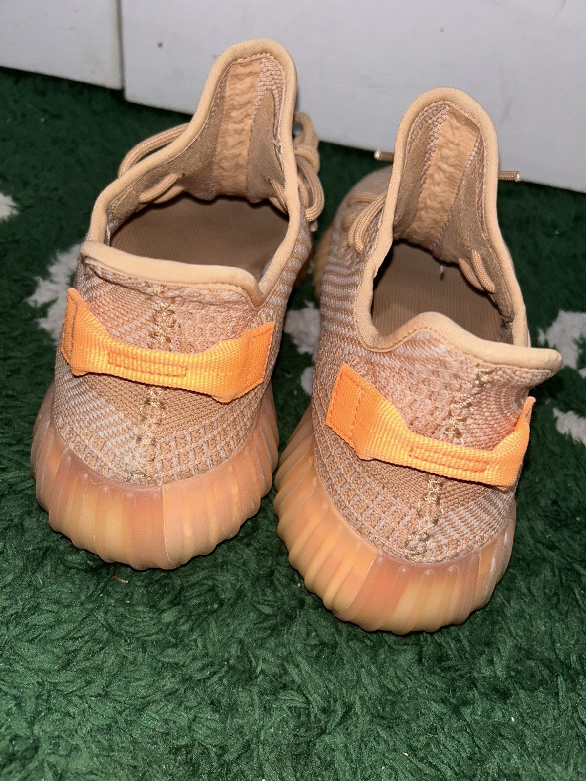 Adidas Size 10.5 - adidas Yeezy Boost 350 V2 Clay preowned With Box Size US 10.5 / EU 43-44 - 5 Thumbnail