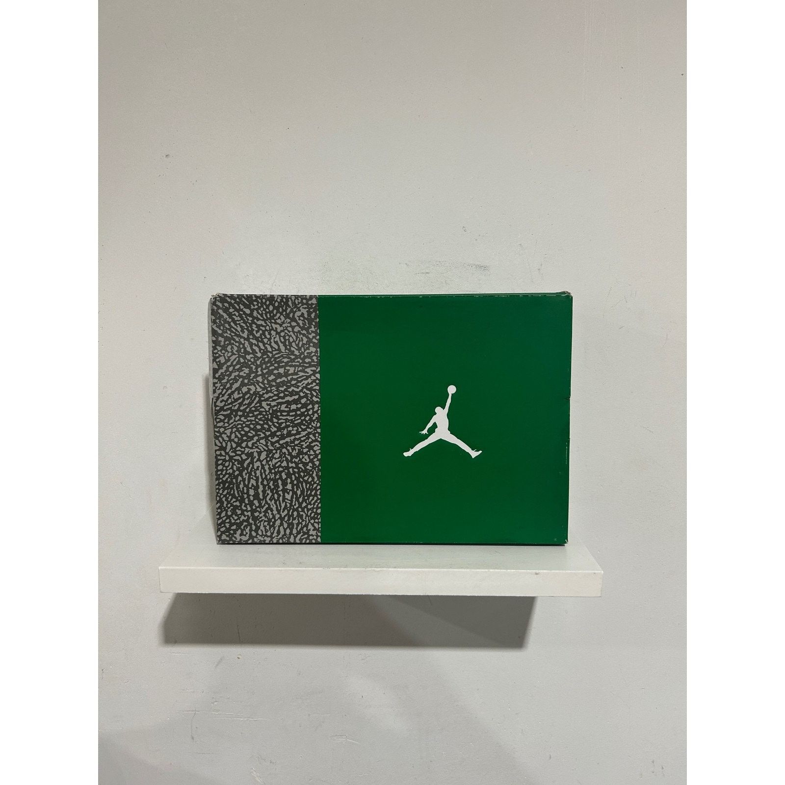 Nike NIKE JORDAN 3 PINE GREEN SIZE 8.5 PREOWNED Size US 8.5 / EU 41-42 - 7 Thumbnail