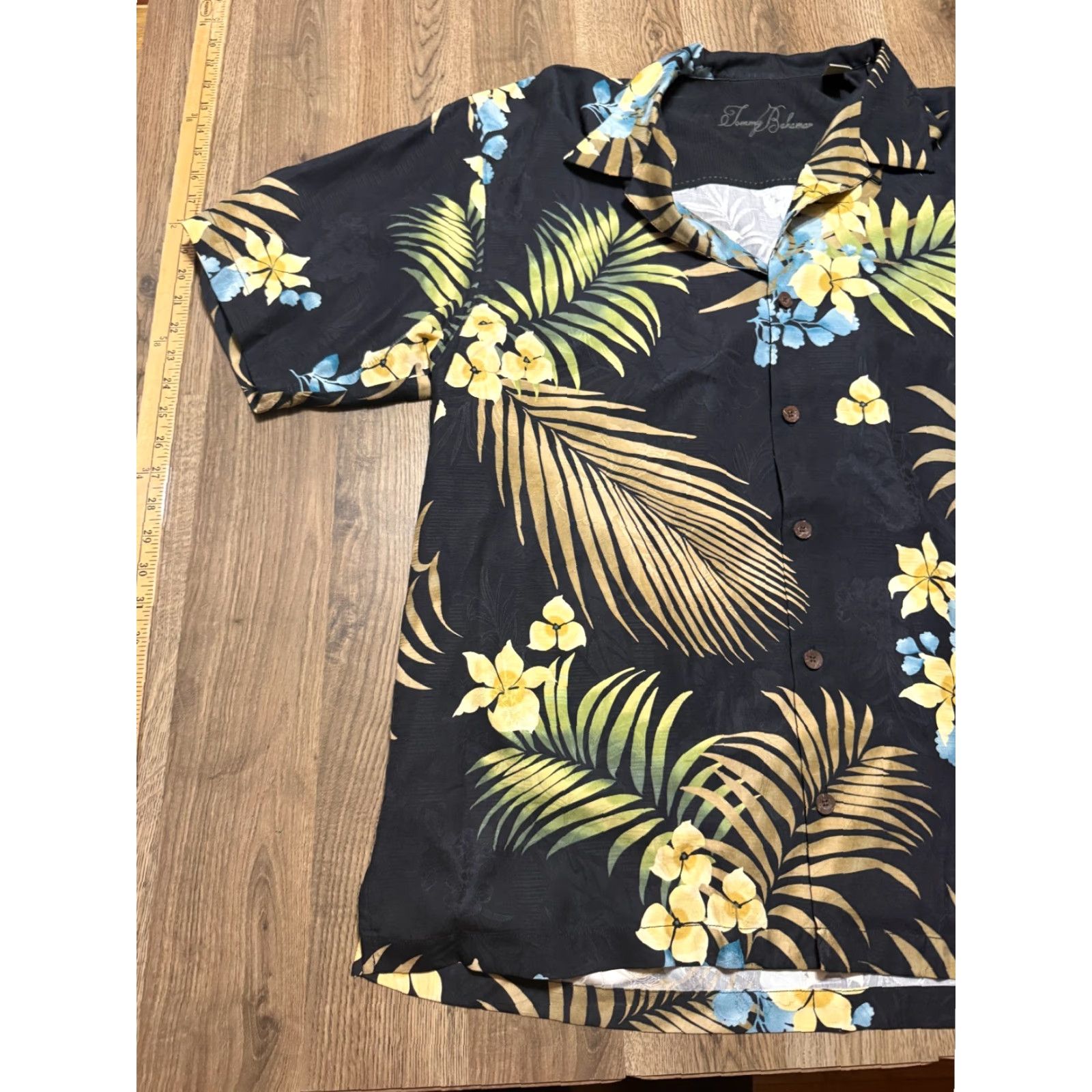 Tommy Bahama Tommy Bahama Shirt Men's XL Black Brown Blue Floral Button Up 100% Silk Sleeve Short Collar Button Pockets Vintage? No Size US XL / EU 56 / 4 - 3 Thumbnail