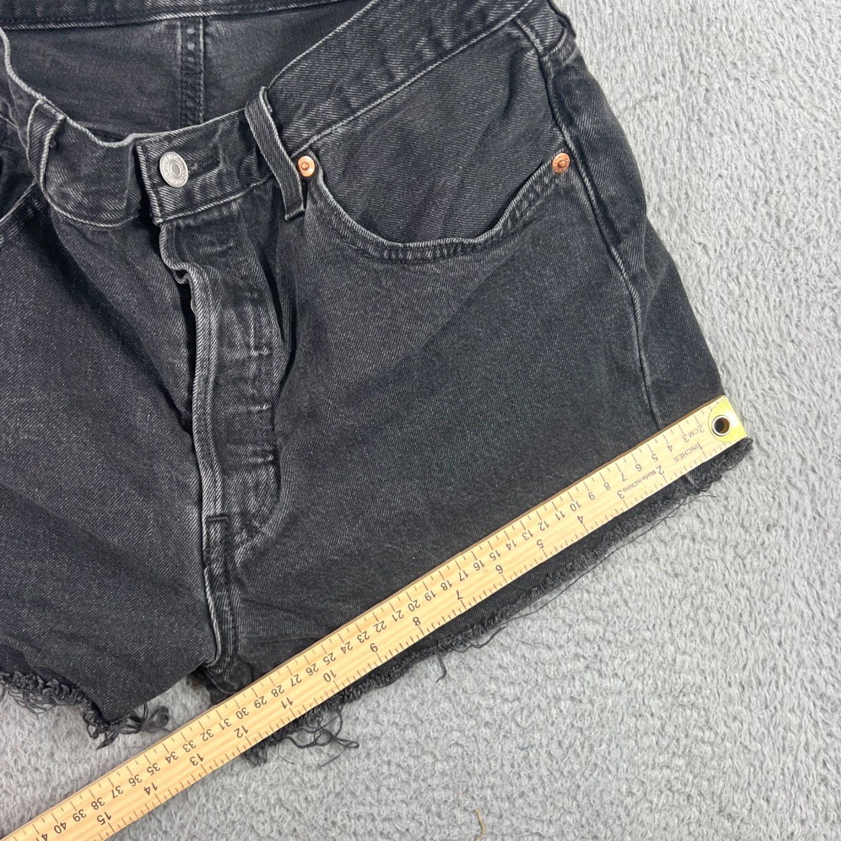 Levi's VINTAGE Levi's Women's 501 Black Denim Shorts Cut-Off Mid Rise 32 Waist Casual Summer Size 24" / US 00 / IT 34 - 2 Thumbnail