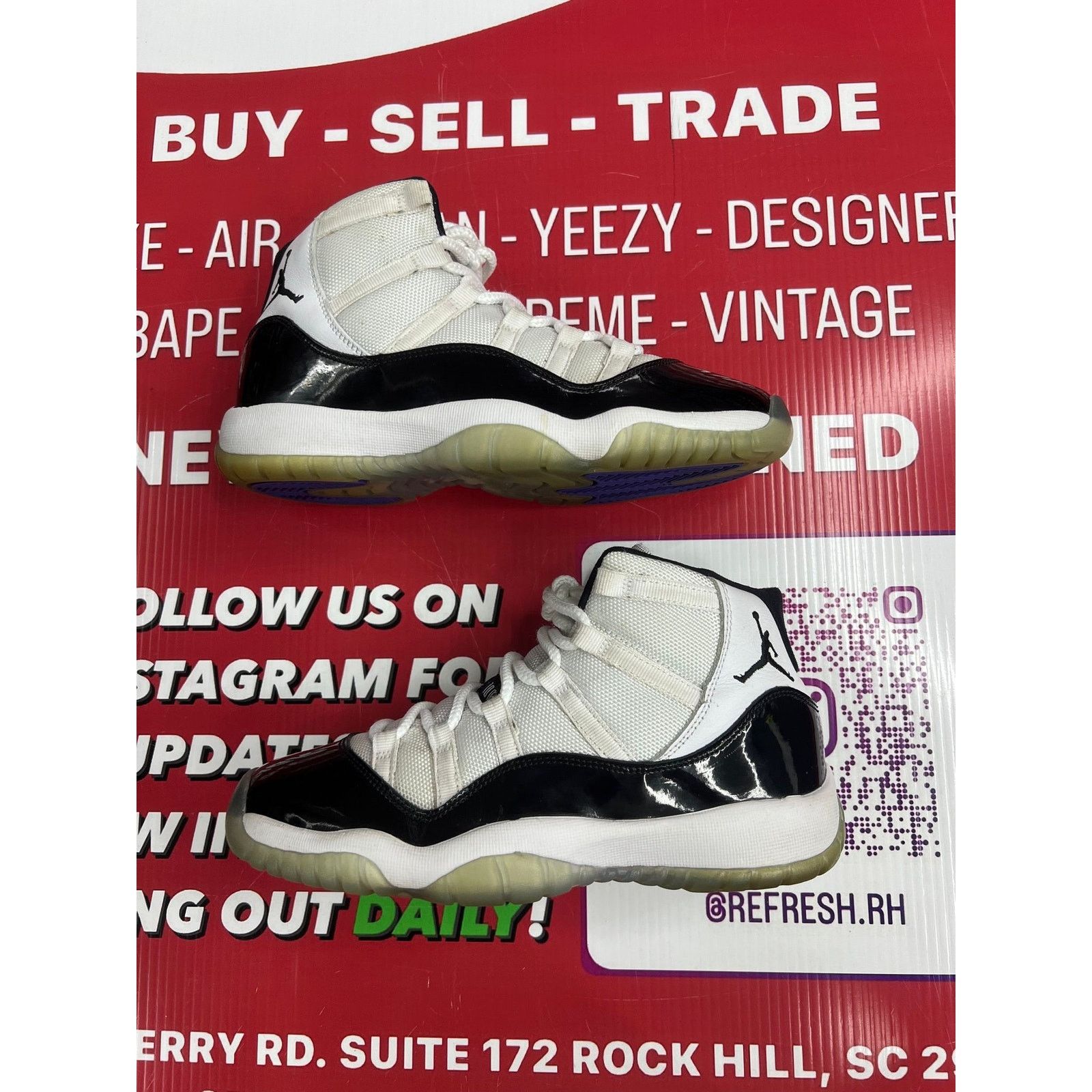 Jordan Brand Air Jordan 11 Concord Size 5.5y Size US 5.5 / EU 38 - 2 Thumbnail
