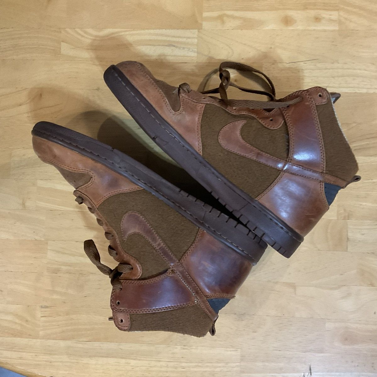 Vintage Nike Dunk High 2008 Supreme Sticky Rubber Spark Pack