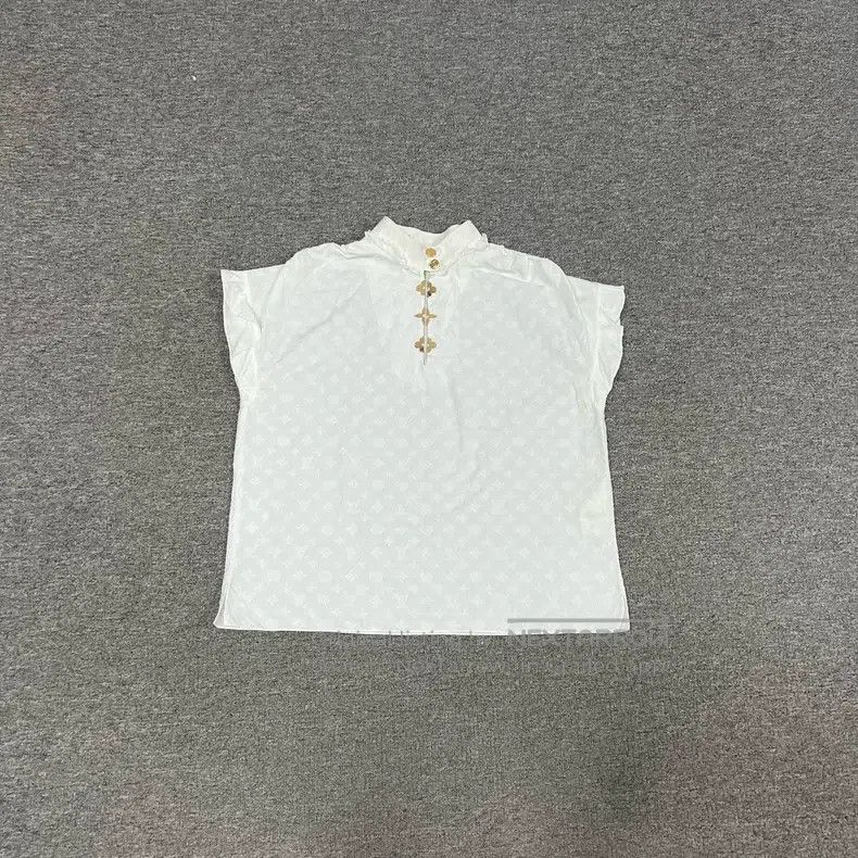 Louis Vuitton Louis Vuitton Metal Tri-Flower Logo Embossed Full Print Sl Size S / US 4 / IT 40 - 3 Thumbnail