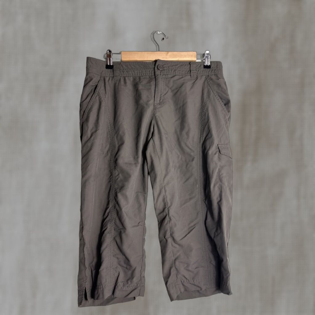 Vintage Columbia 10 Gray Ripstop Outdoor Hiking Cargo Capri Pants 32x18 Women Regular Wide-Leg Capris Size 32" / US 10 / IT 46 - 1 Thumbnail