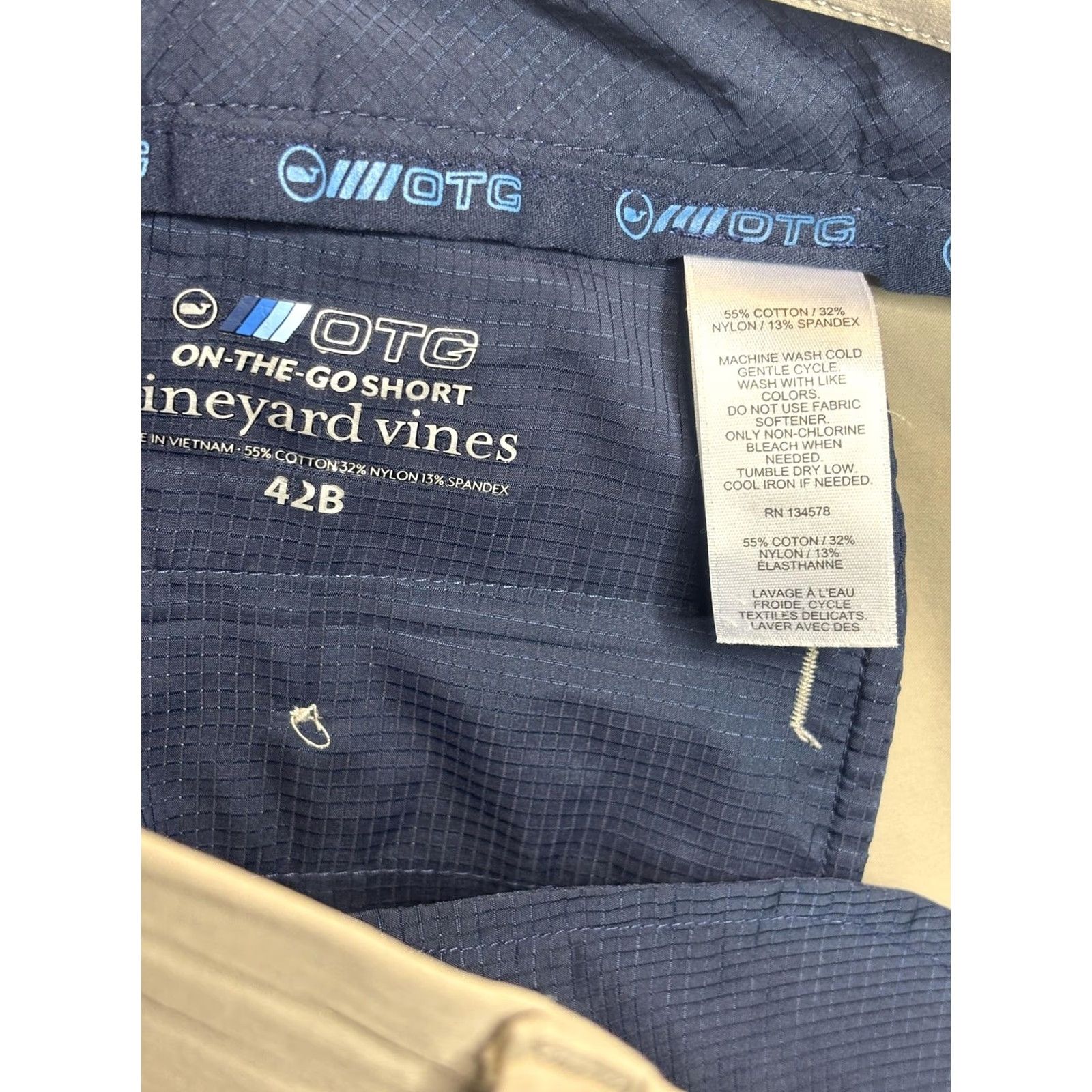 Vineyard Vines Vineyard Vines Shorts Mens 42 Chino OTG On-The-Go Khaki Beige Regular 10in Inseam Pockets Mens Beach Casual Size US 42 / EU 58 - 5 Thumbnail
