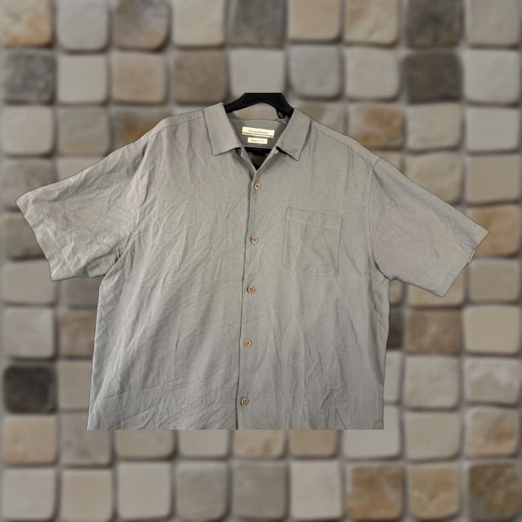 Tommy Bahama Tommy Bahama Cabana Shirt Mens XL Gray Silk Short Sleeve Button-Up Original Fit Pocket Size US XL / EU 56 / 4 - 1 Thumbnail