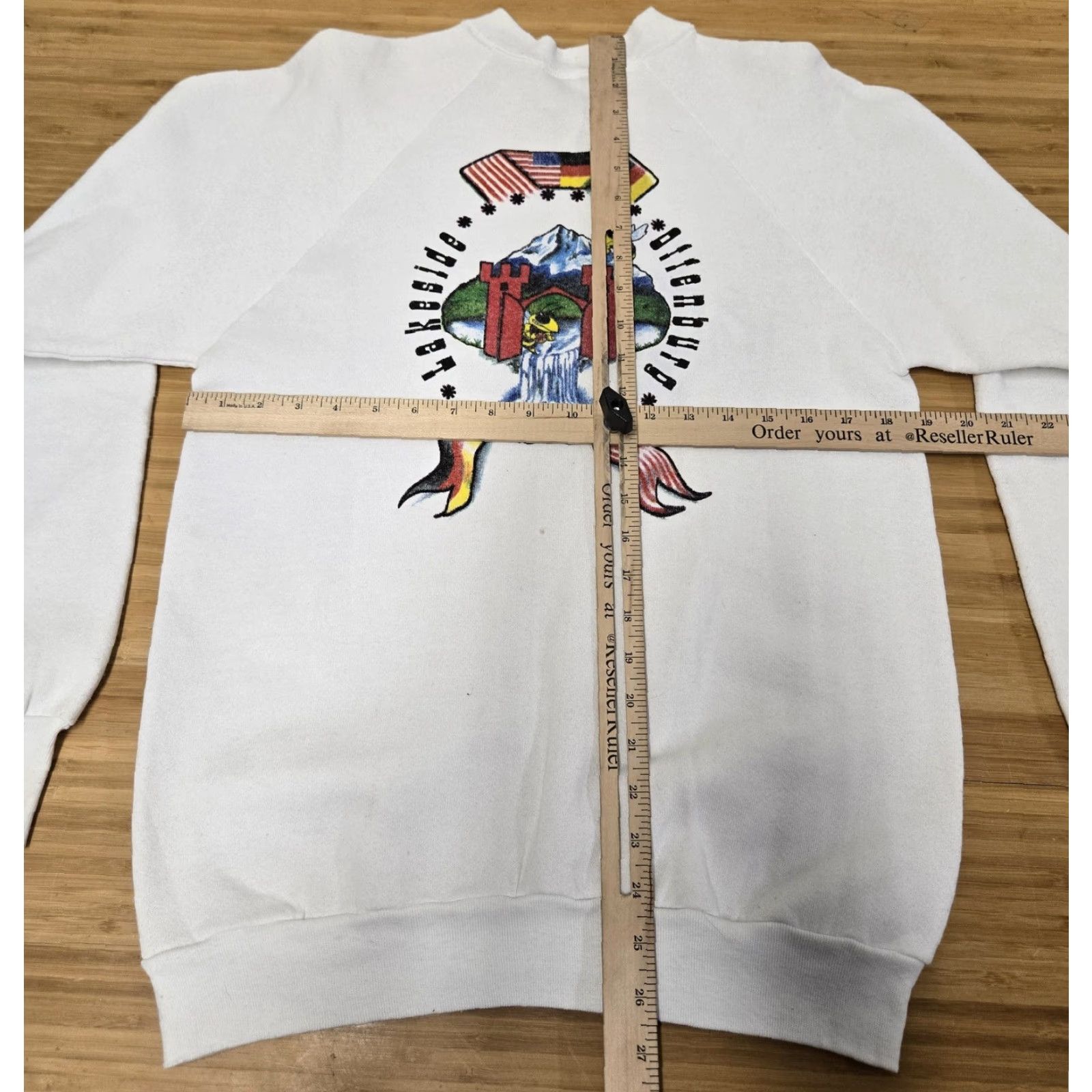 Fruit Of The Loom VINTAGE Fruit of the Loom Sweatshirt Mens Large White 1995 Lakeside Oldenburg Graphic Print USA Germany Flags Bees 90s Mens Size US L / EU 52-54 / 3 - 8 Thumbnail