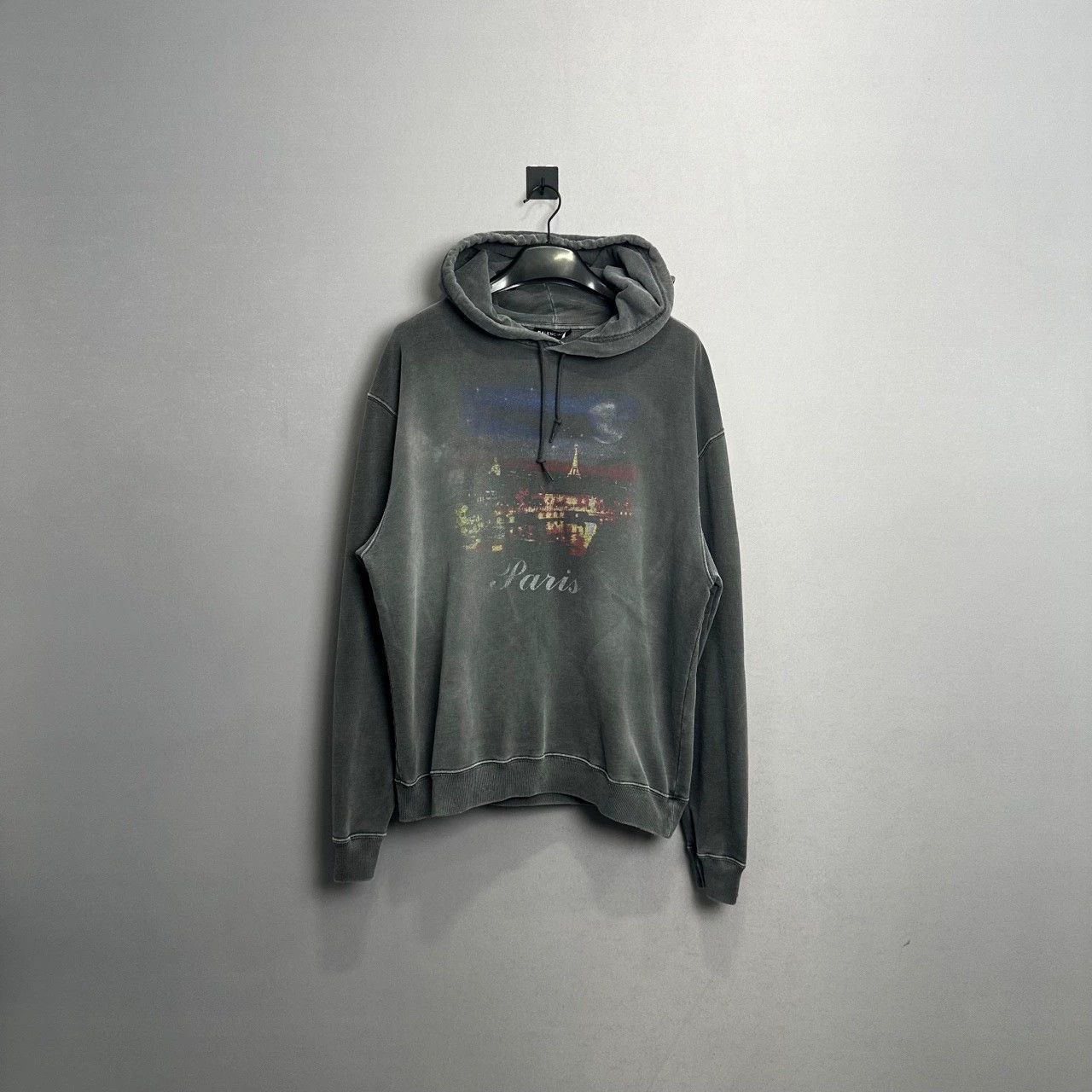 Balenciaga balenciaga vintage night scene hoodie xl Size US XL / EU 56 / 4 - 1 Thumbnail
