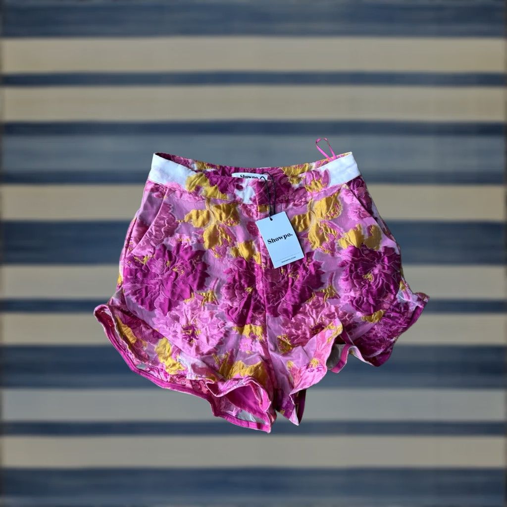 Vintage VINTAGE? No — Showpo Brailey Shorts Women's Size 2 Pink Jacquard Floral Frill Hem Casual Walking Jacquad Cotton Size 26" / US 2 / IT 38 - 1 Thumbnail