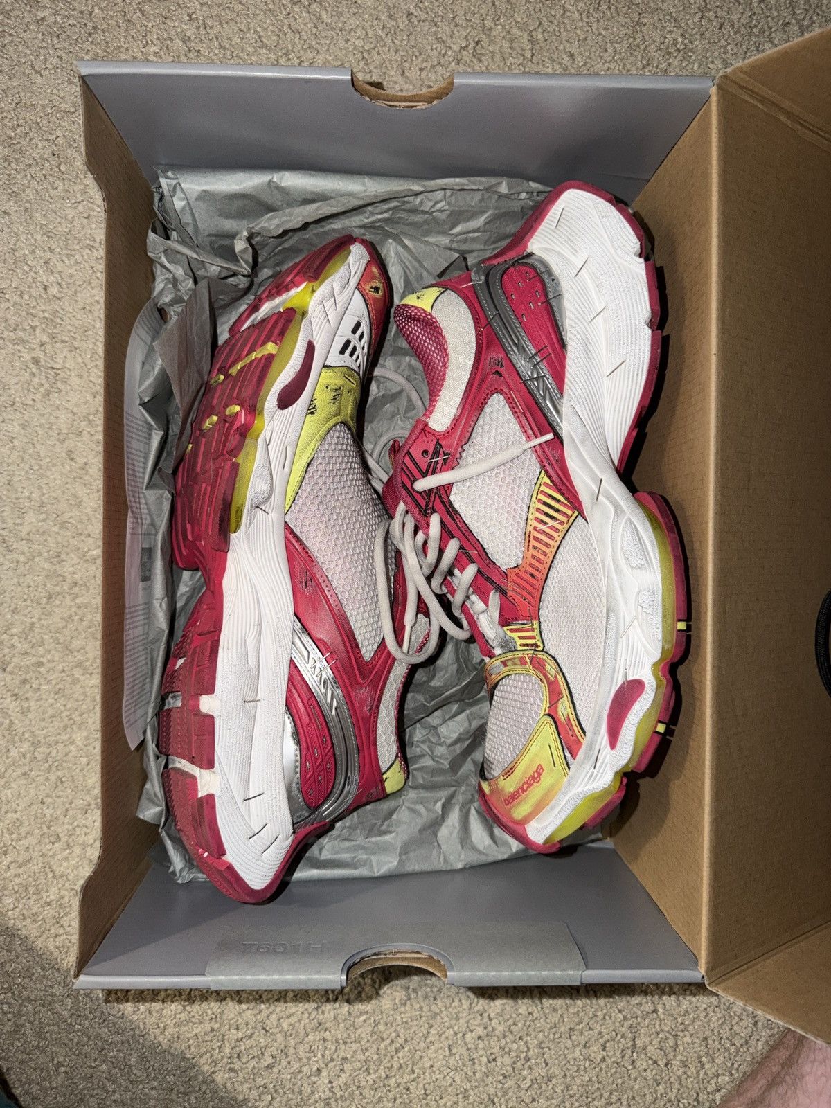 Balenciaga balenciaga stapler red yellow size 44 Size US 11 / EU 44 - 1 Thumbnail