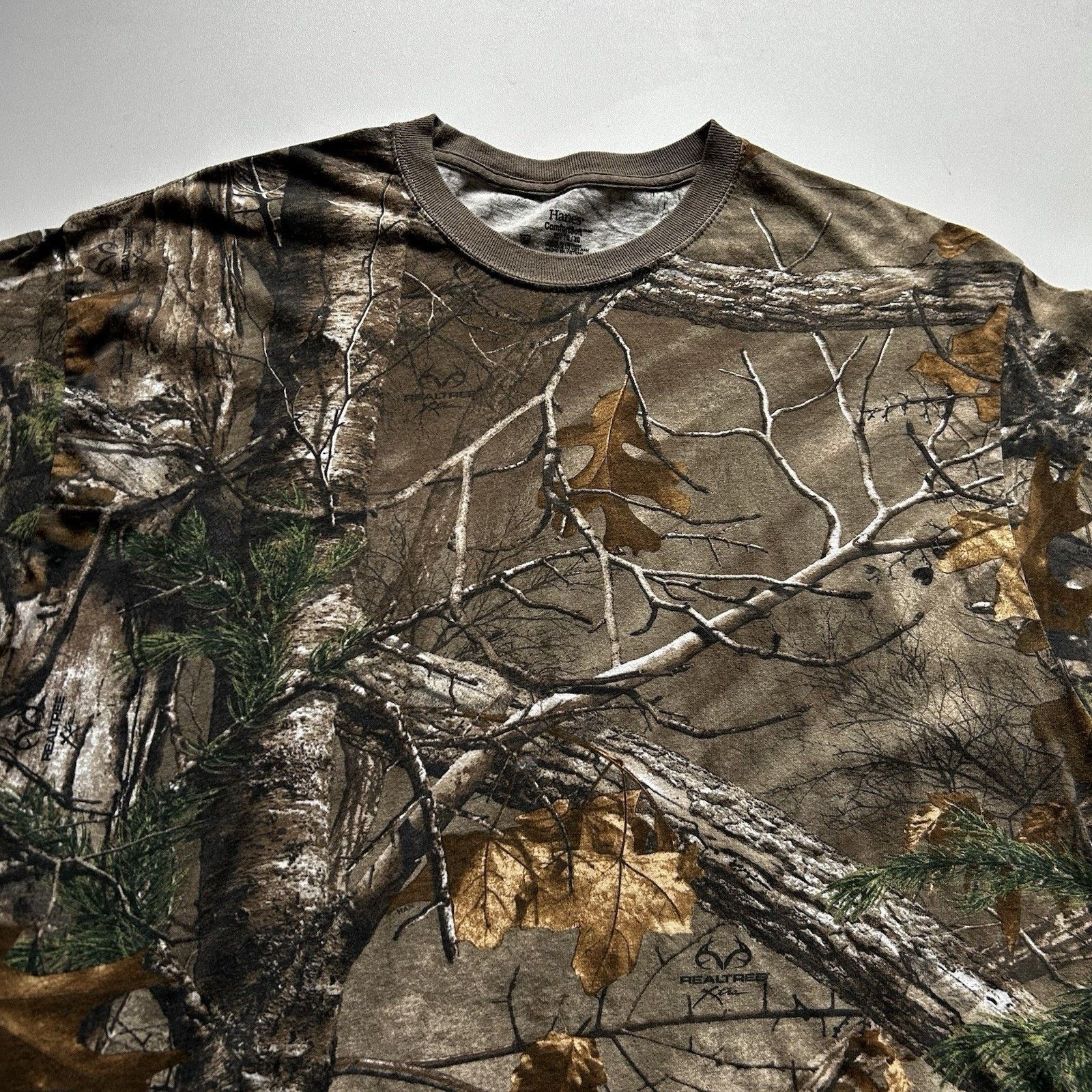 Hanes Vintage Realtree Camo T Shirt XL Y2K Camouflage Pocket Tee Size US XL / EU 56 / 4 - 2 Thumbnail