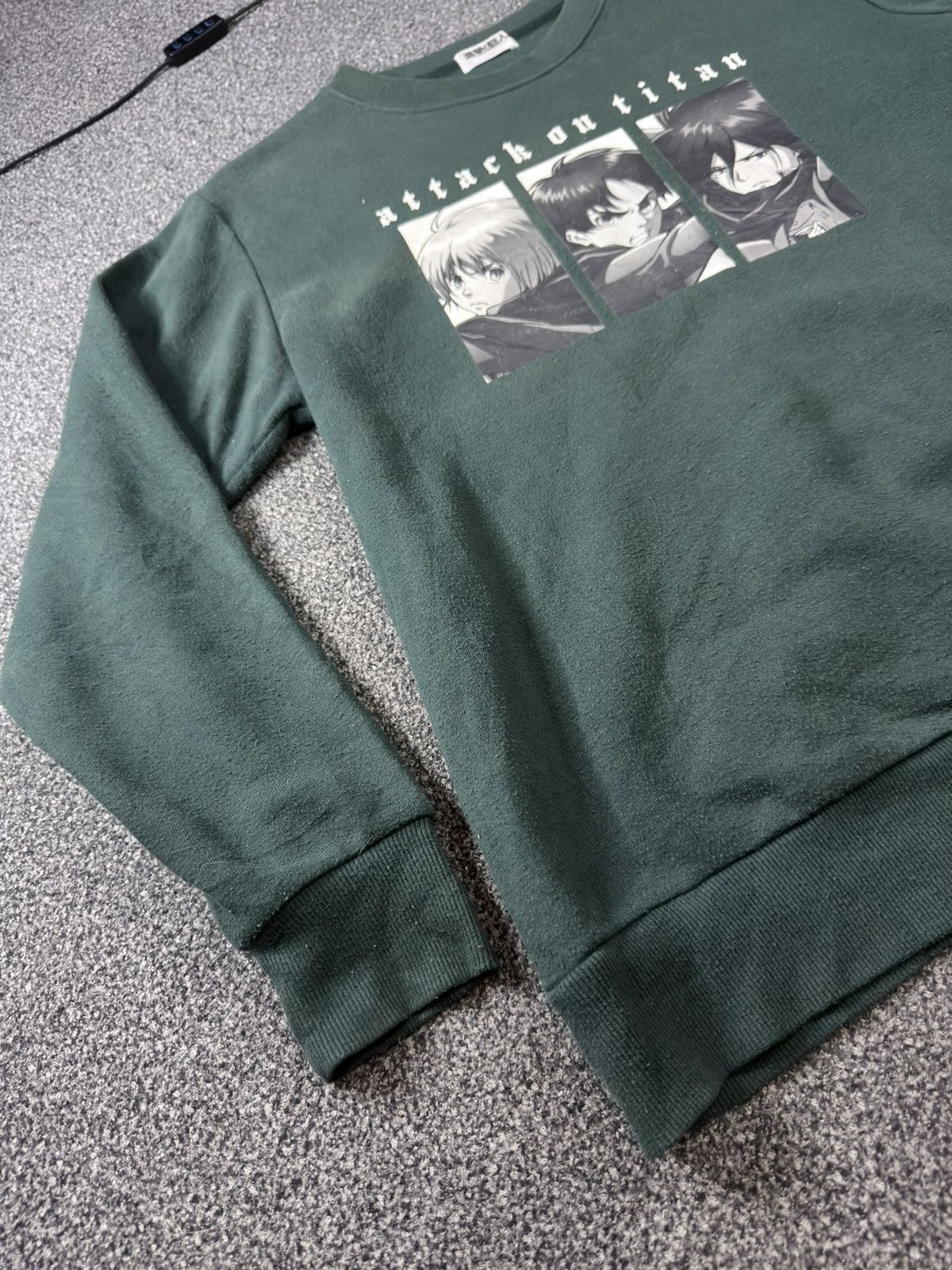 Fashion Victim Faded Anime Attack on Titan Crewneck Sweatshirt Takara Tomy Size US L / EU 52-54 / 3 - 3 Thumbnail