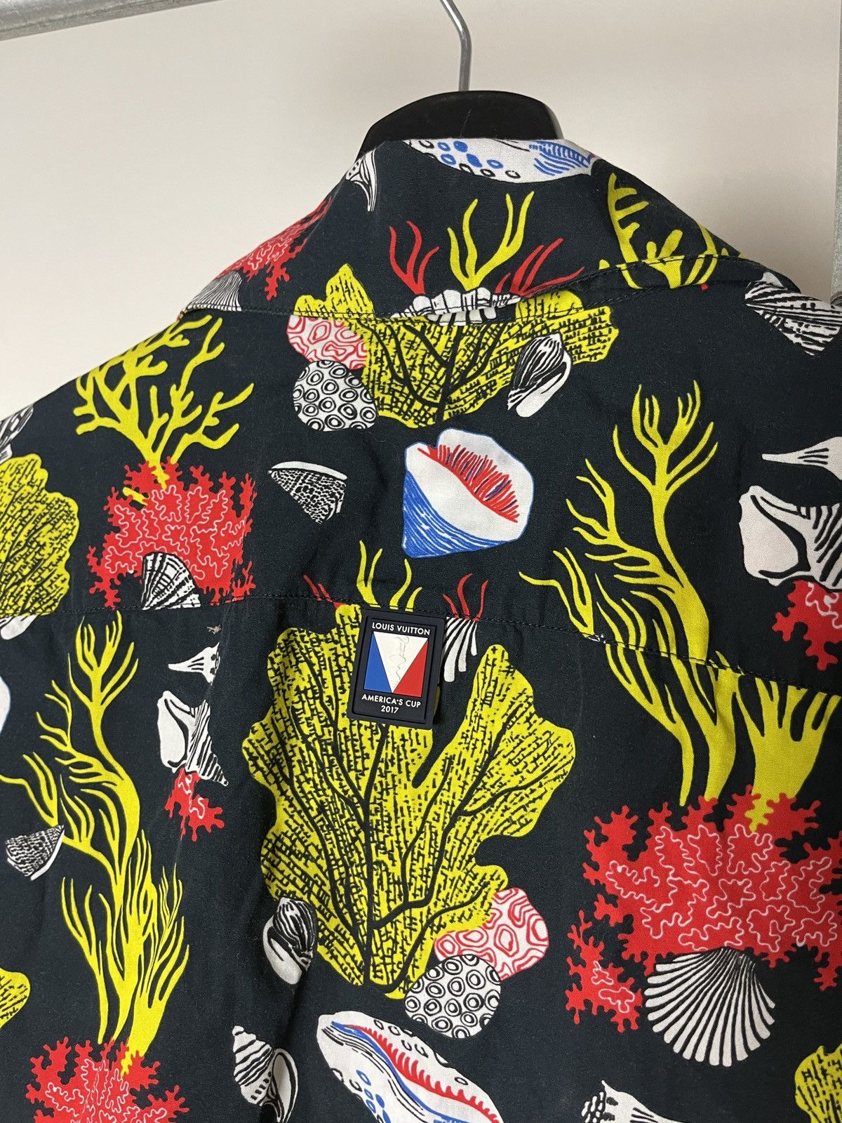 Louis Vuitton Louis Vuitton Short Sleeve Shirt Size US M / EU 48-50 / 2 - 3 Thumbnail