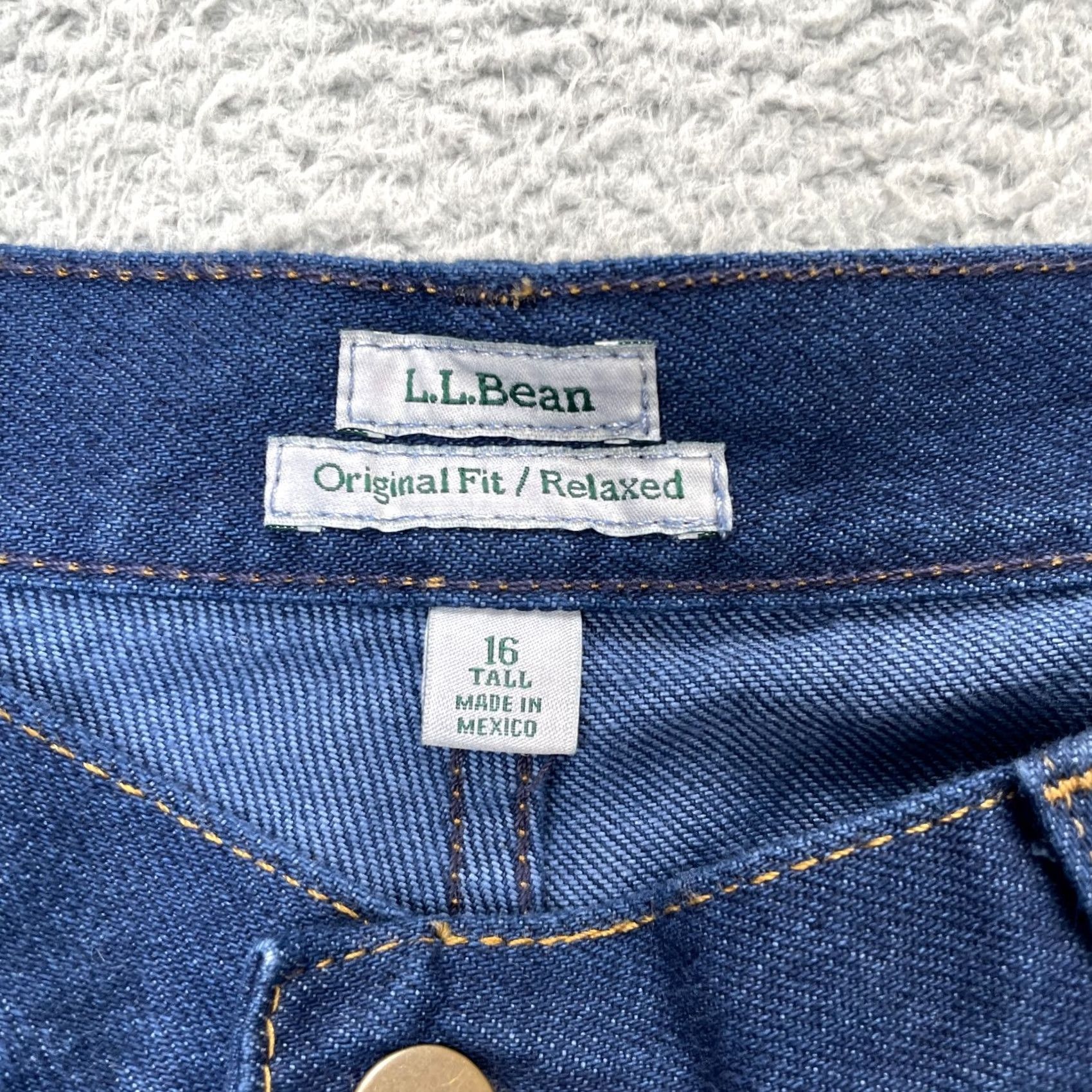 Vintage VINTAGE LL Bean Jeans Womens 16 Tall Blue Ultra High Rise Relaxed Tapered Leg Logo Denim Shirt? Size 24" / US 00 / IT 34 - 3 Thumbnail