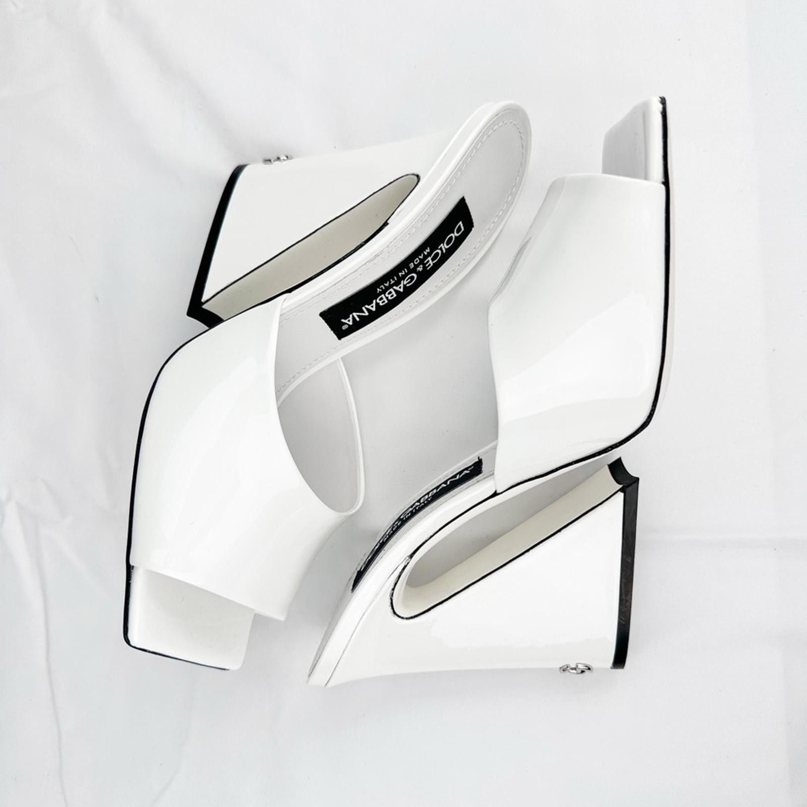 Dolce & Gabbana White Patent Leather Mules Square Toe New EU 39 Size US 9 / IT 39 - 4 Thumbnail