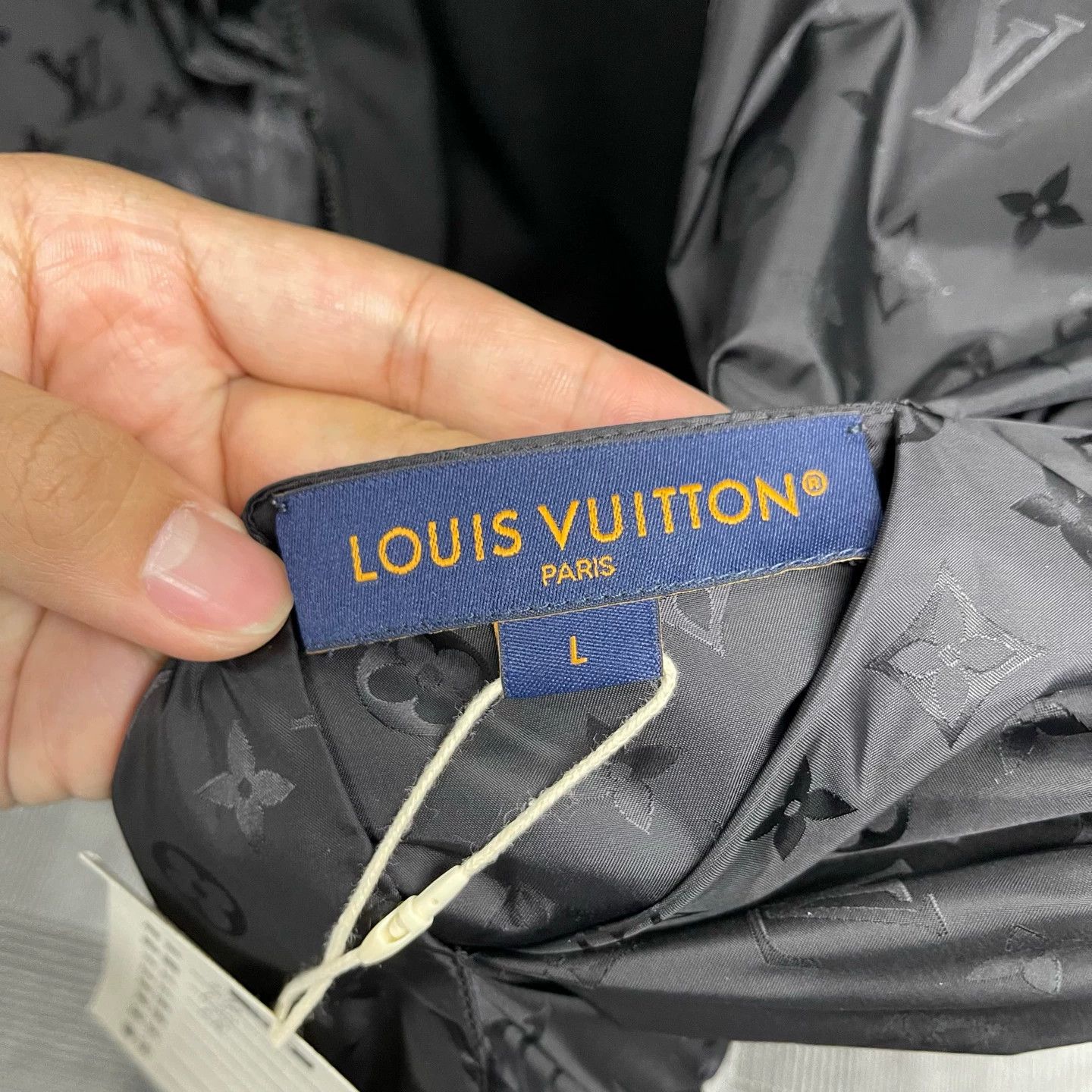 Louis Vuitton LV 24ss all over print double-sided jacket L MINT Size US L / EU 52-54 / 3 - 5 Thumbnail