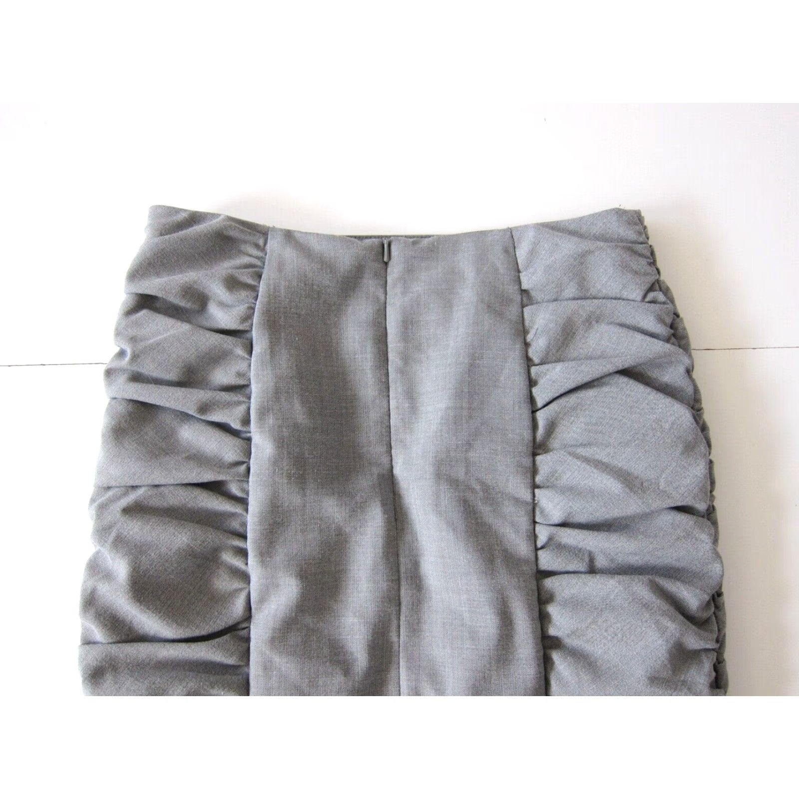 Anthropologie Cartonnier Anthropologie Light Grey Ruched Pleated Pencil Work Skirt Size 0 Size 25" / US 0 / IT 36 - 7 Thumbnail