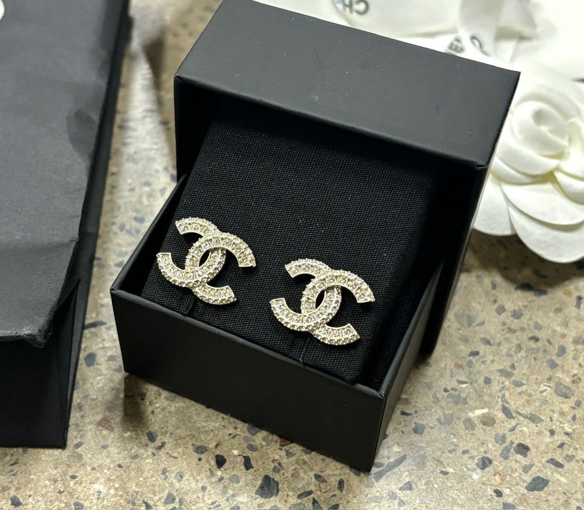 Chanel Chanel Logo Earrings Size ONE SIZE - 2 Thumbnail