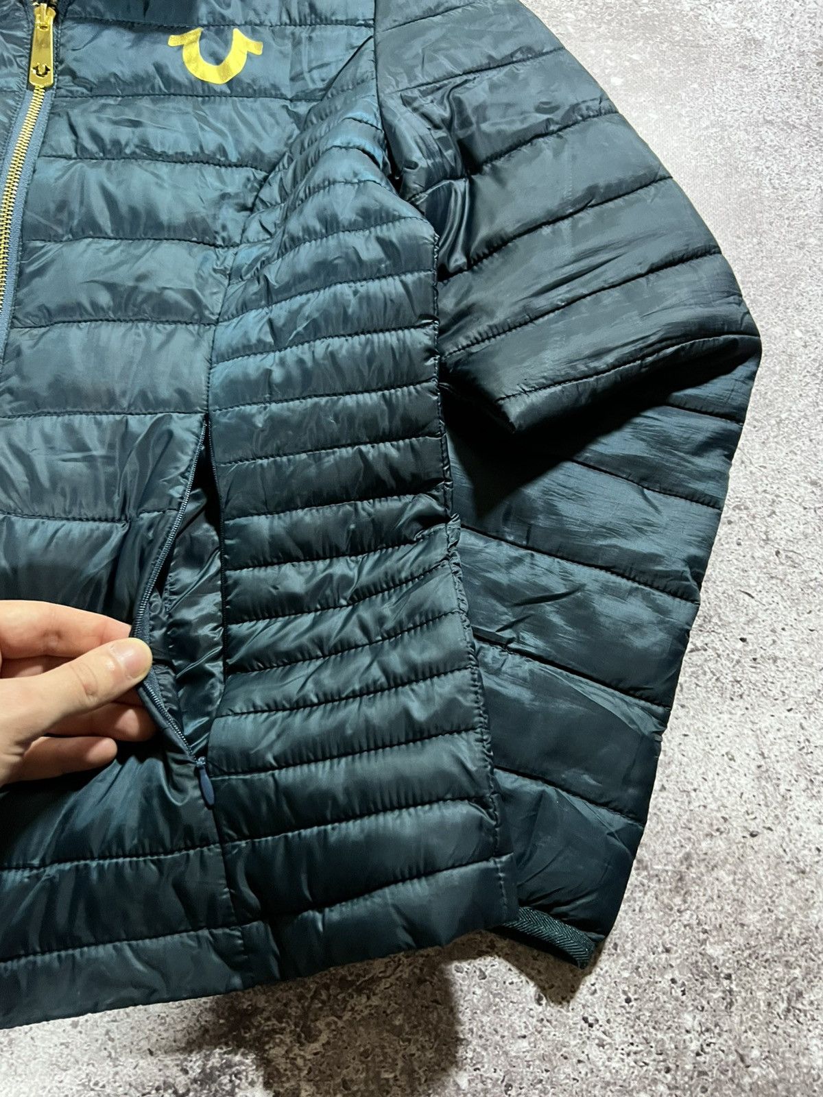True Religion True Religion quilted Down jacket Y2K Logo Size M / US 6-8 / IT 42-44 - 5 Thumbnail