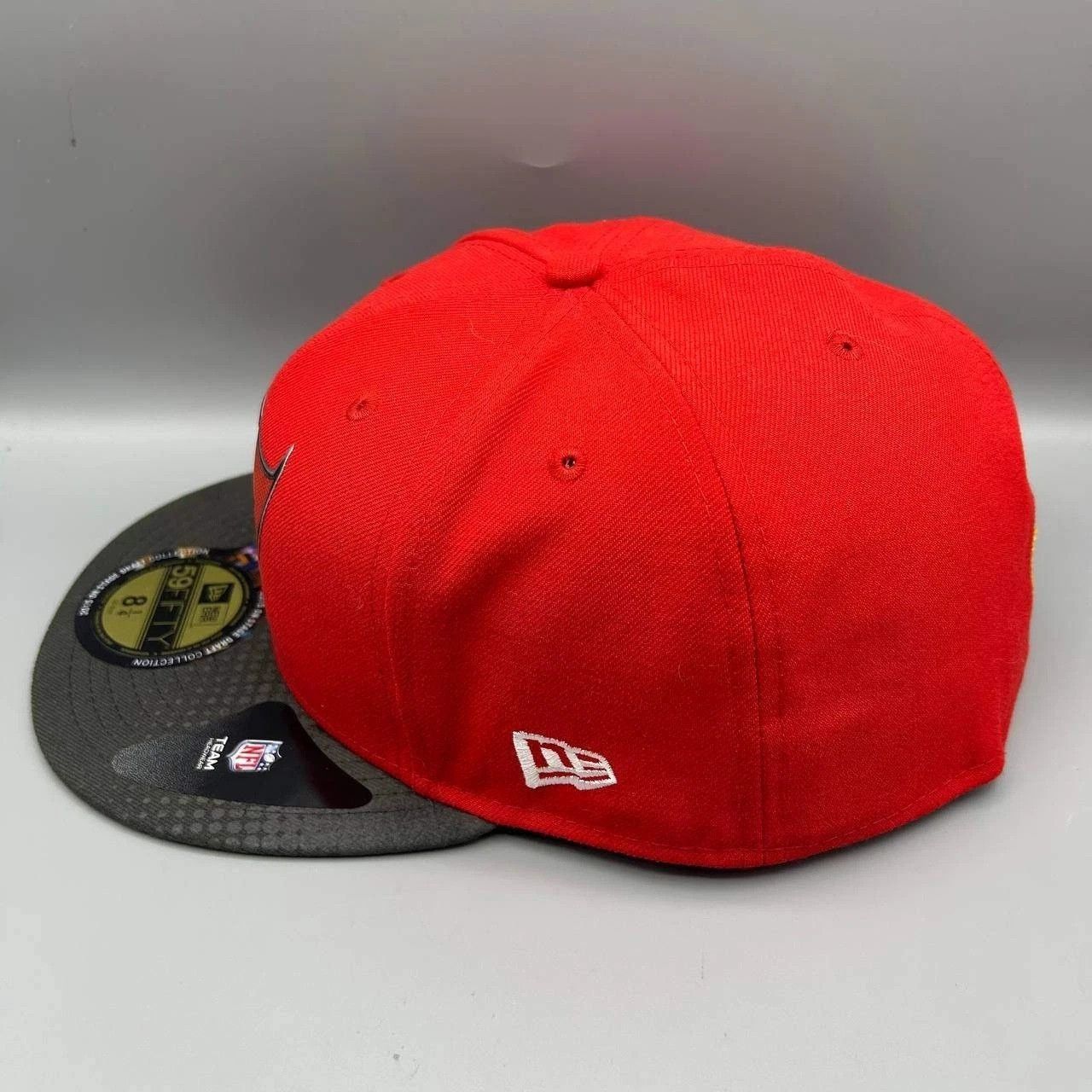 New Era Tampa Bay Buccaneers Hat Men 8 1/4 Red NFL Fitted Cap Size ONE SIZE - 4 Thumbnail