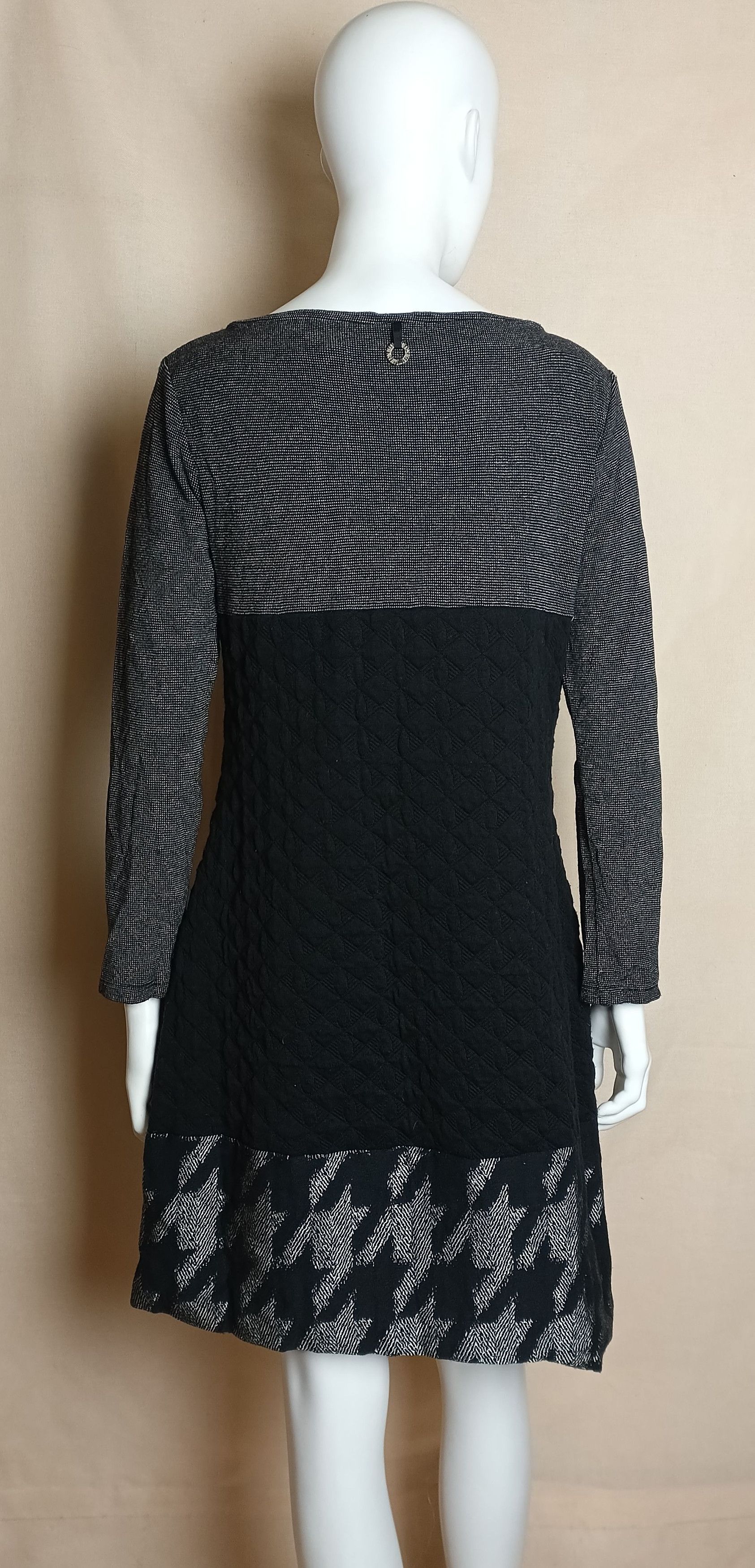 Designer Save The Queen Designer Long Sleeve Dress size XL Size XL / US 12-14 / IT 48-50 - 4 Thumbnail