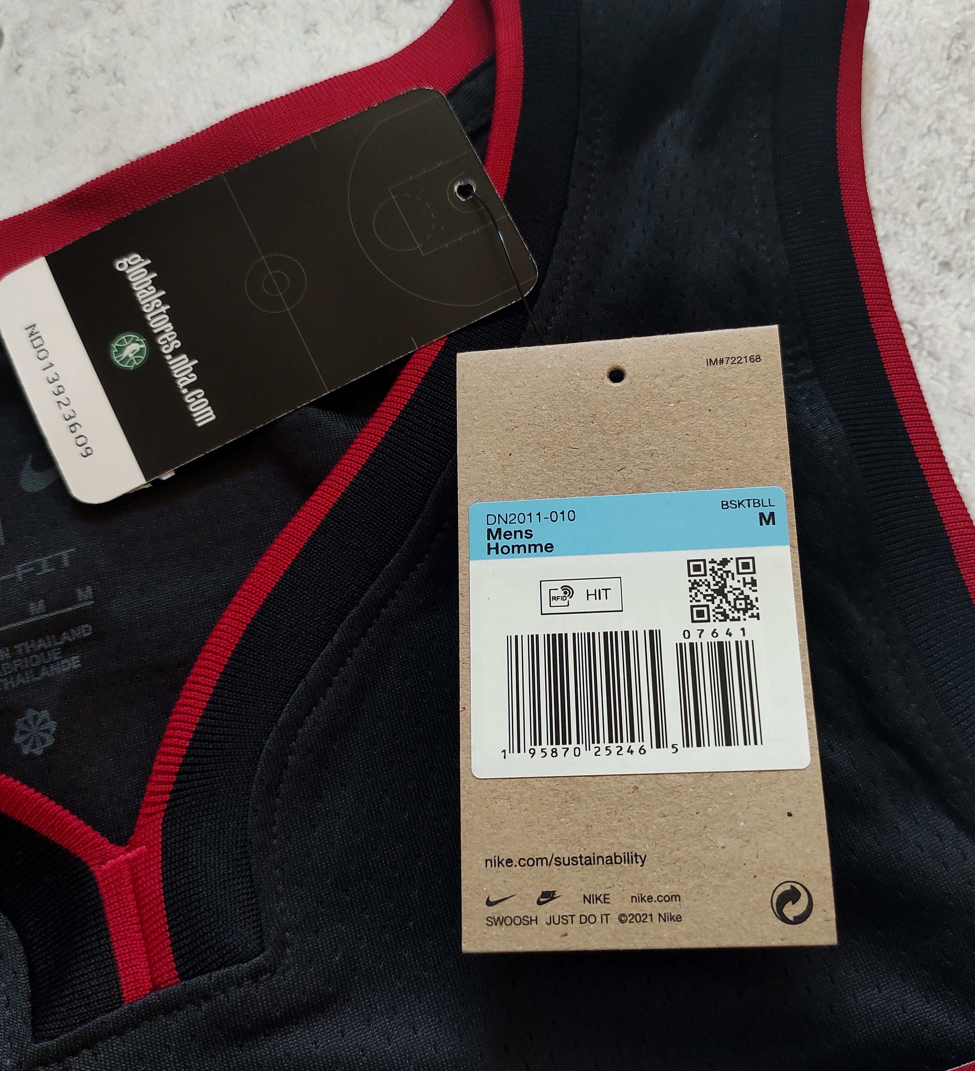 Nike MIAMI HEAT BUTLER SWINGMAN ICON EDITION 2022/23 DN2011-010 Size US M / EU 48-50 / 2 - 4 Thumbnail