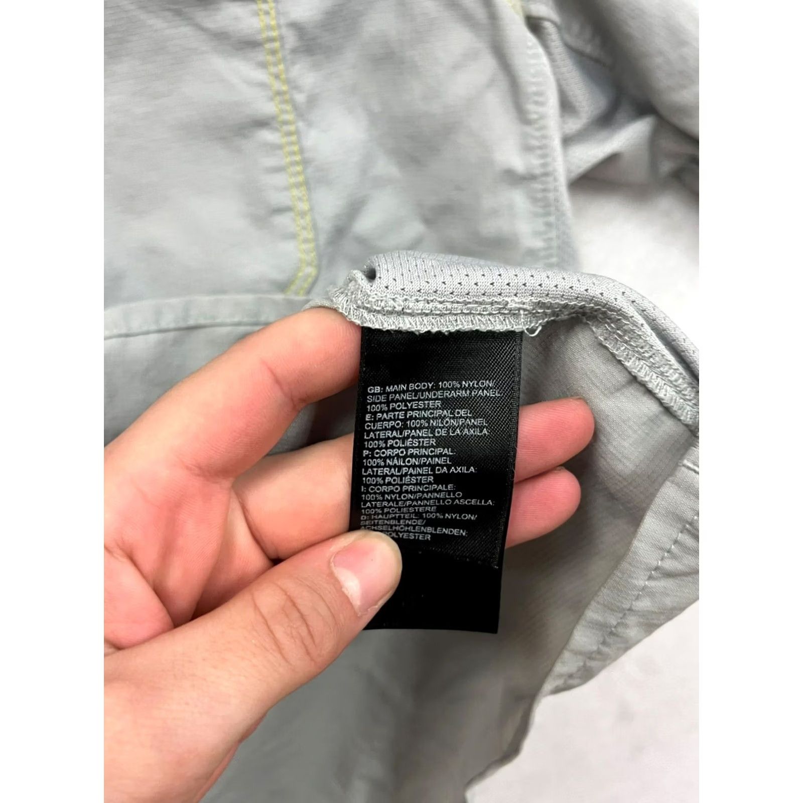 The North Face The North Face Shirt Mens XL Light Gray Short Sleeve Button-Up Nylon Polyester Gray 6612 Mens XL Size US XL / EU 56 / 4 - 4 Thumbnail