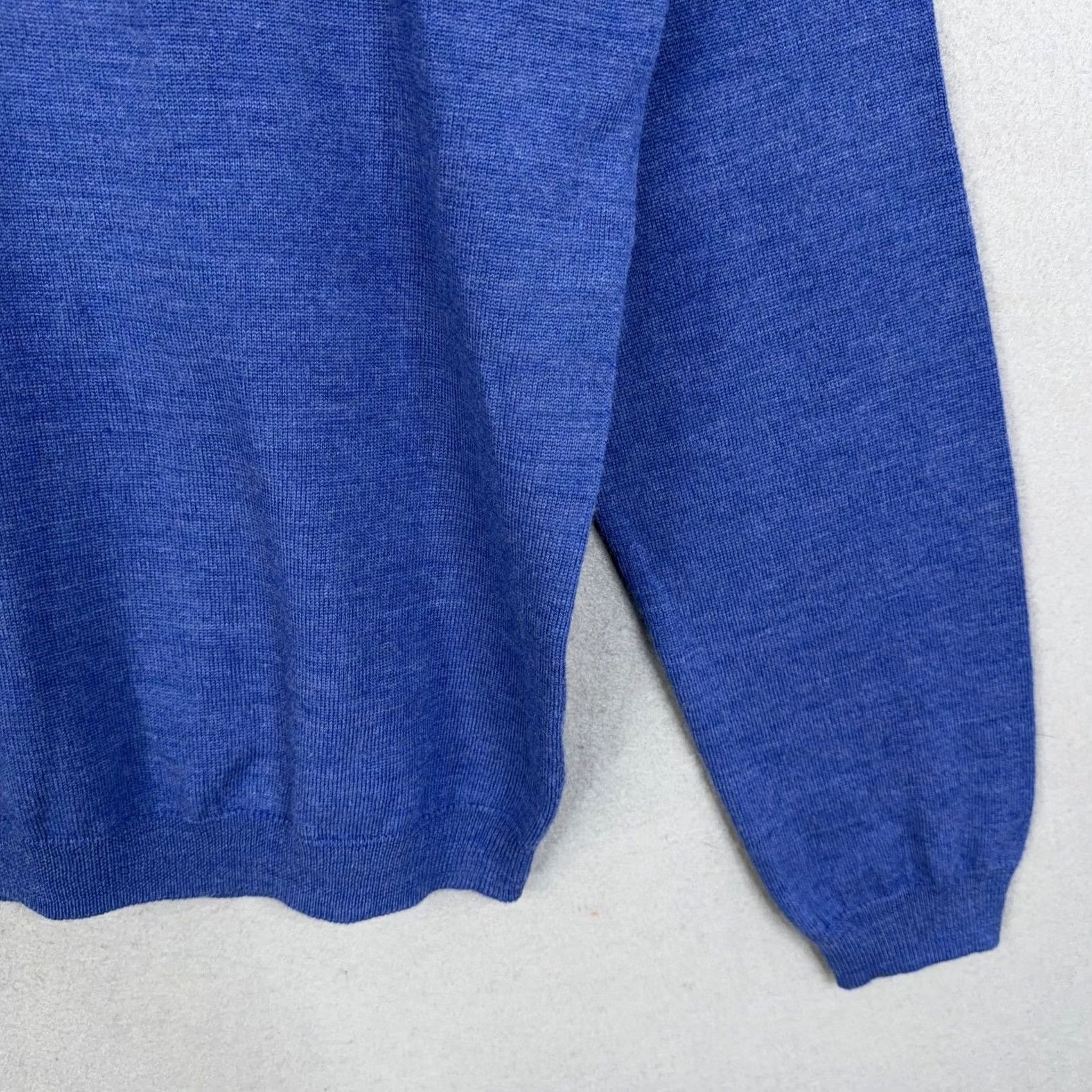 Calvin Klein Calvin Klein Sweater Mens Large Blue Extra Fine Merino Wool V Neck Pullover Luxe Size US L / EU 52-54 / 3 - 3 Thumbnail