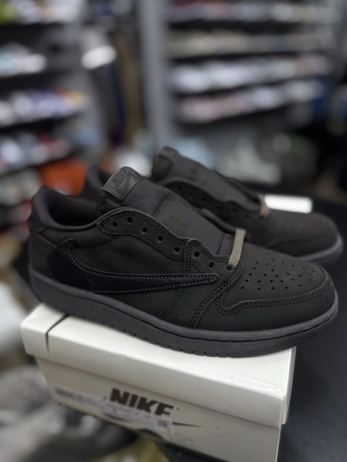 Jordan Brand Men’s Size 6.5 Jordan 1 Retro Low Travis Scott Velvet Brown Size US 6.5 / EU 39-40 - 1 Thumbnail
