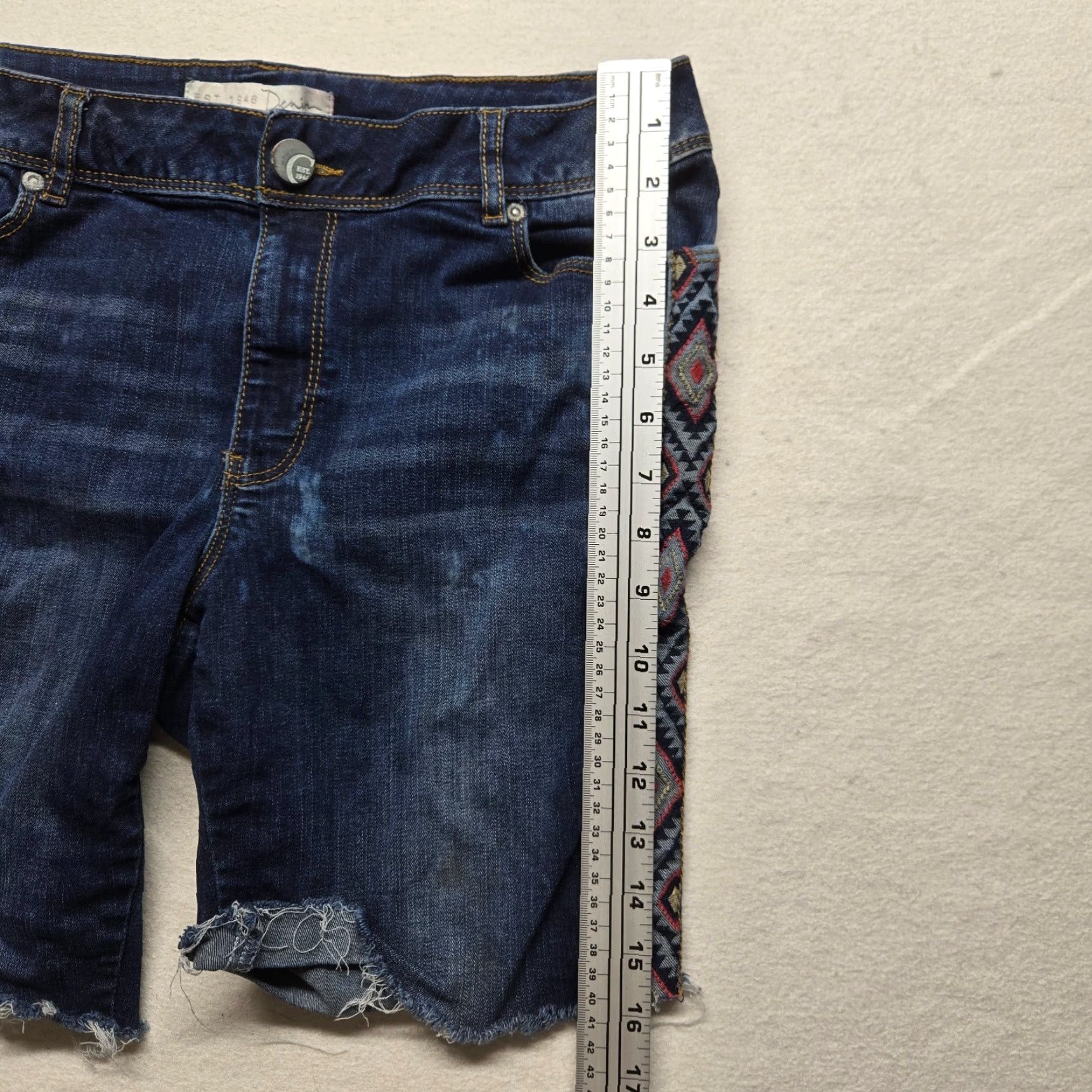 Vintage Cato Mid-Rise Bermuda Jeans Adult Women's 10 Dark Blue Solid Stretch Pockets Classic Size 32" / US 10 / IT 46 - 4 Thumbnail