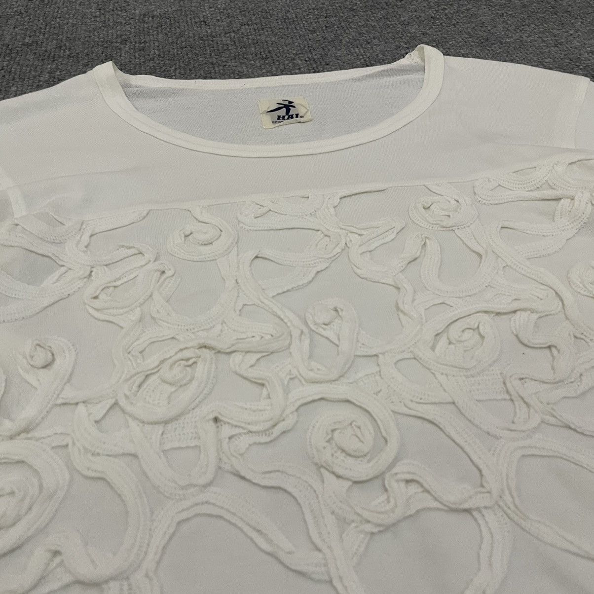 Issey Miyake Hai by Issey Miyake White Lace Embroidery LS Crop Top Size M / US 6-8 / IT 42-44 - 6 Thumbnail