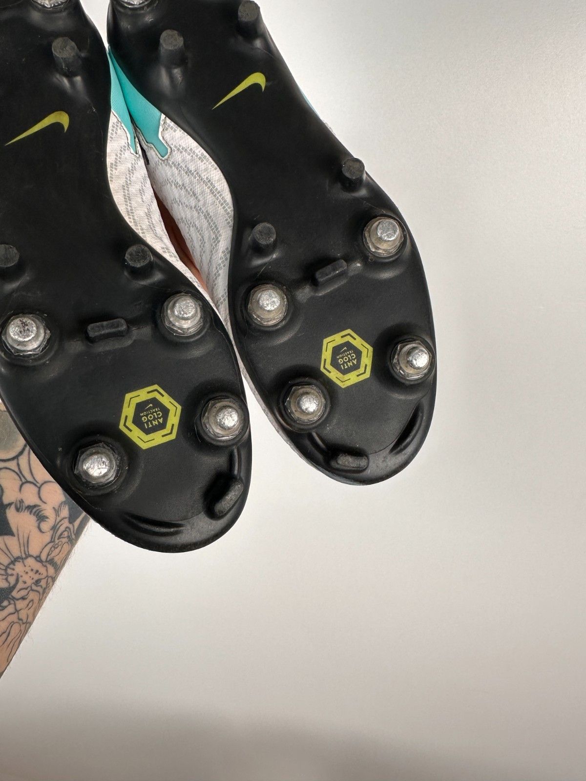 Nike Nike Phantom GX SG-Pro Anti Clog Football Soccer Boots US7 Size US 7 / EU 40 - 8 Thumbnail