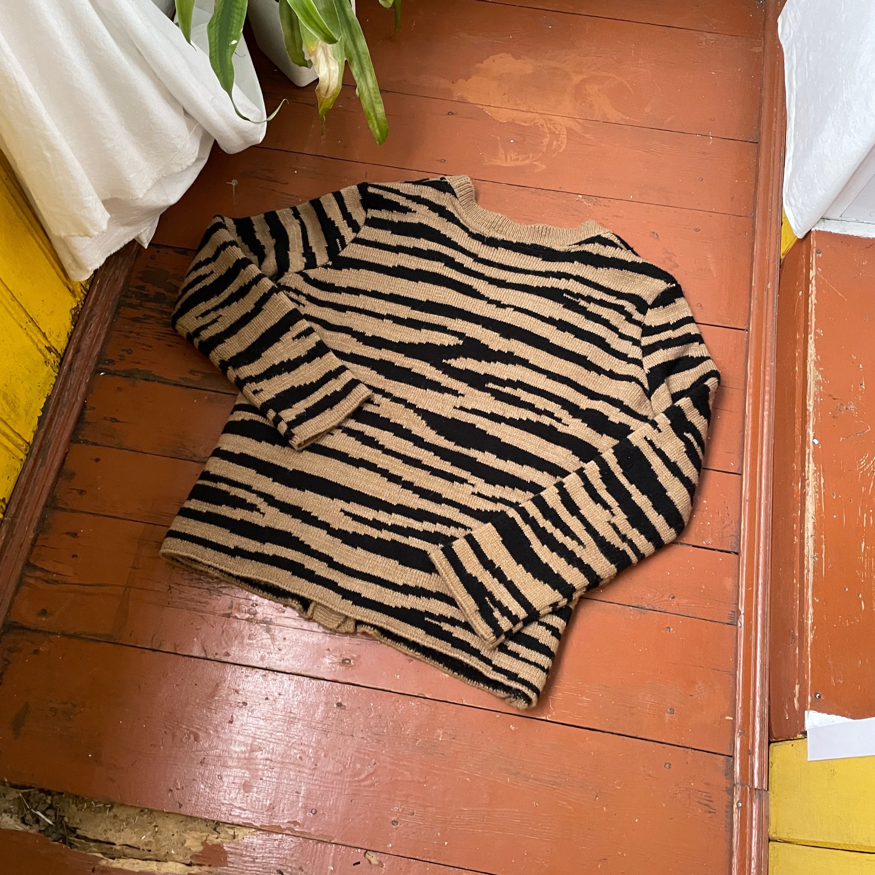 Other Tiger patern Cardiran sweater y2k knit Size US M / EU 48-50 / 2 - 5 Thumbnail