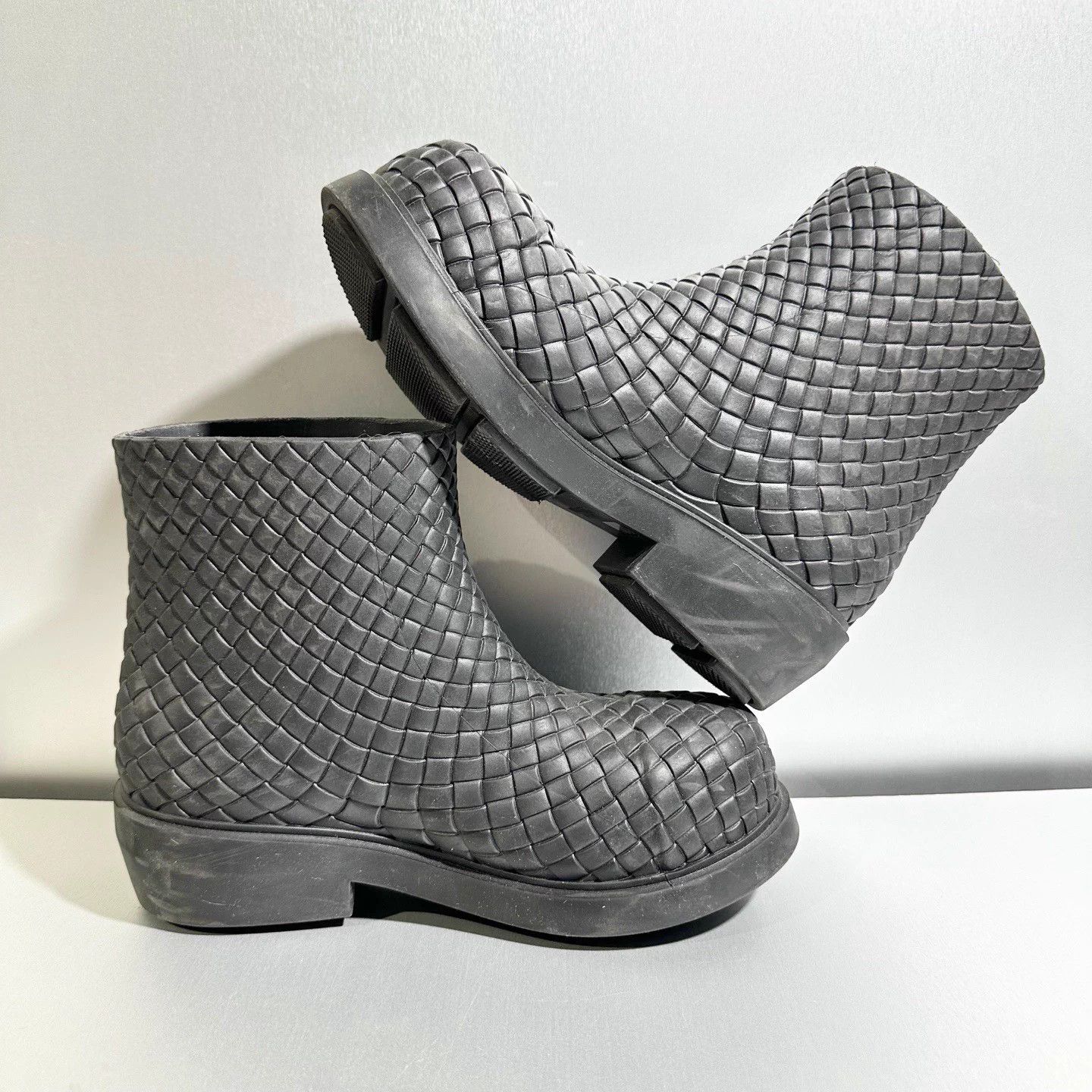 Bottega Veneta Bottega Veneta Black Woven Boots 37 EU Worn Once Size US 6 / IT 36 - 4 Thumbnail