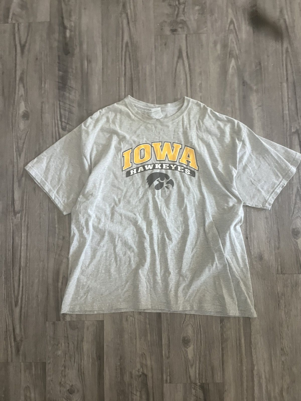 NCAA Vintage 90s Iowa Hawkeyes Tee Size US XXL / EU 58 / 5 - 1 Thumbnail
