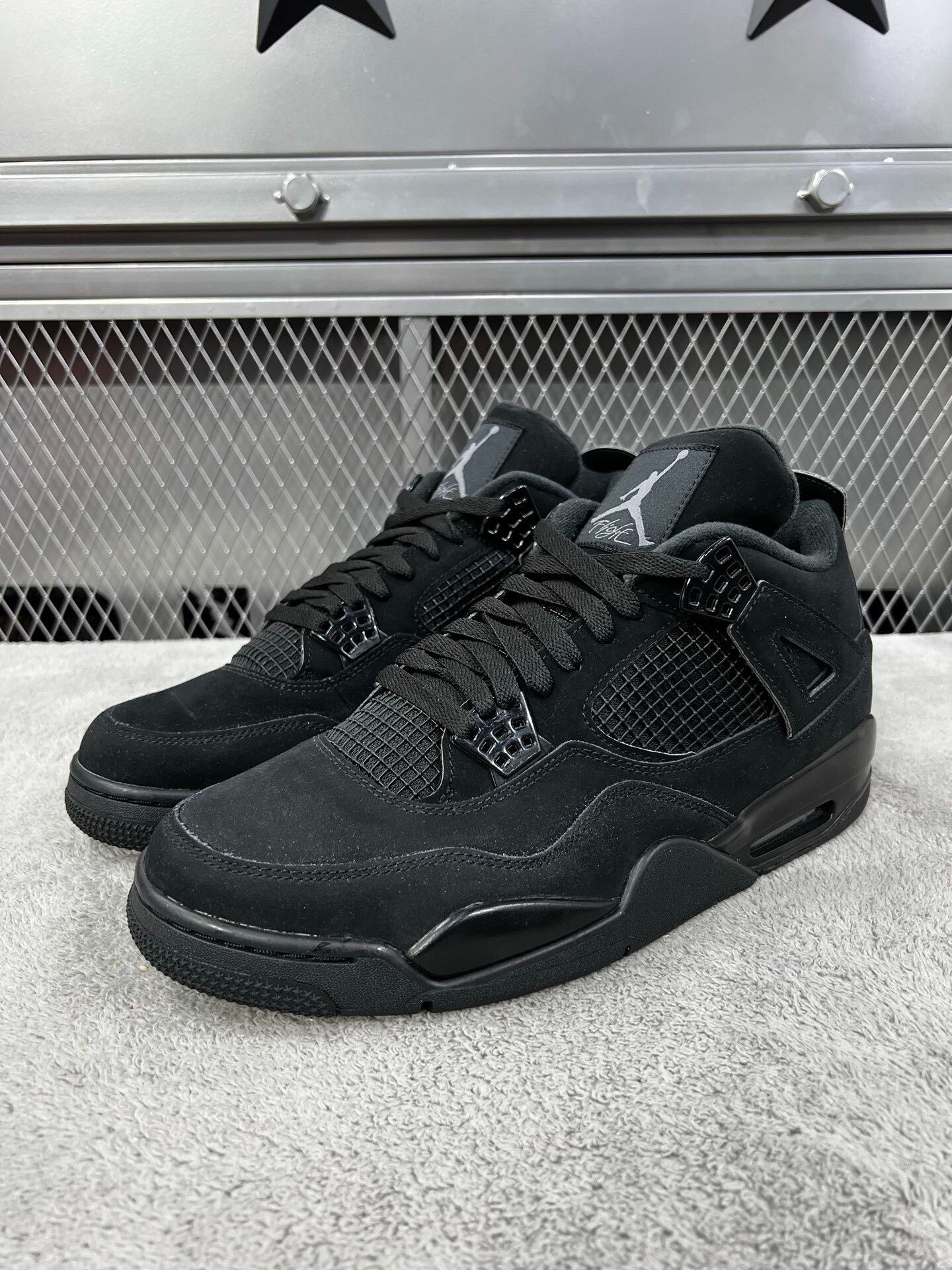 Nike Nike Black Lowtop Sneakers 46 Men Size US 12 / EU 45 - 1 Thumbnail