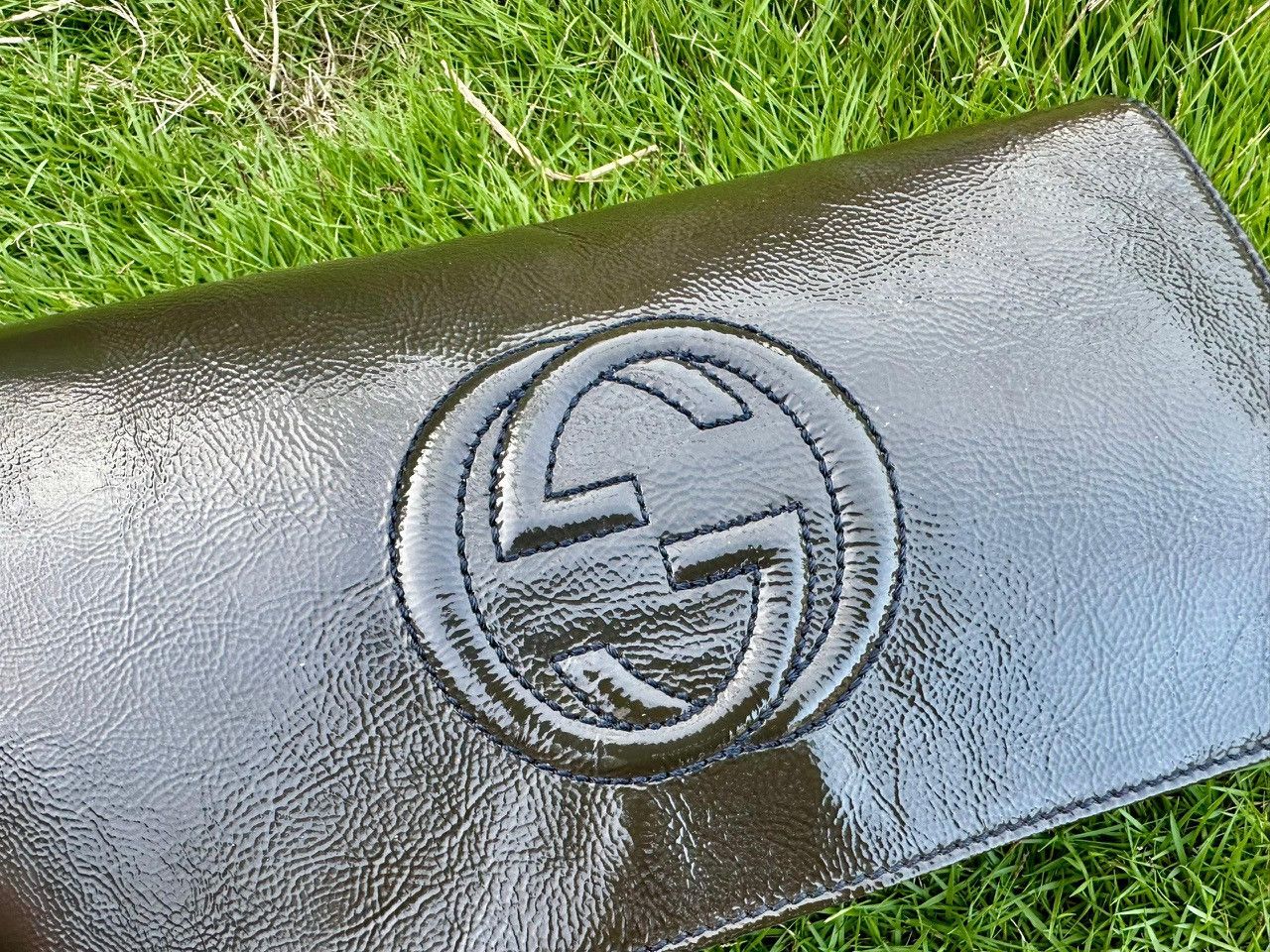 Gucci Authentic Gucci Soho Soft Patent Leather Clutch Bag Size ONE SIZE - 11 Thumbnail
