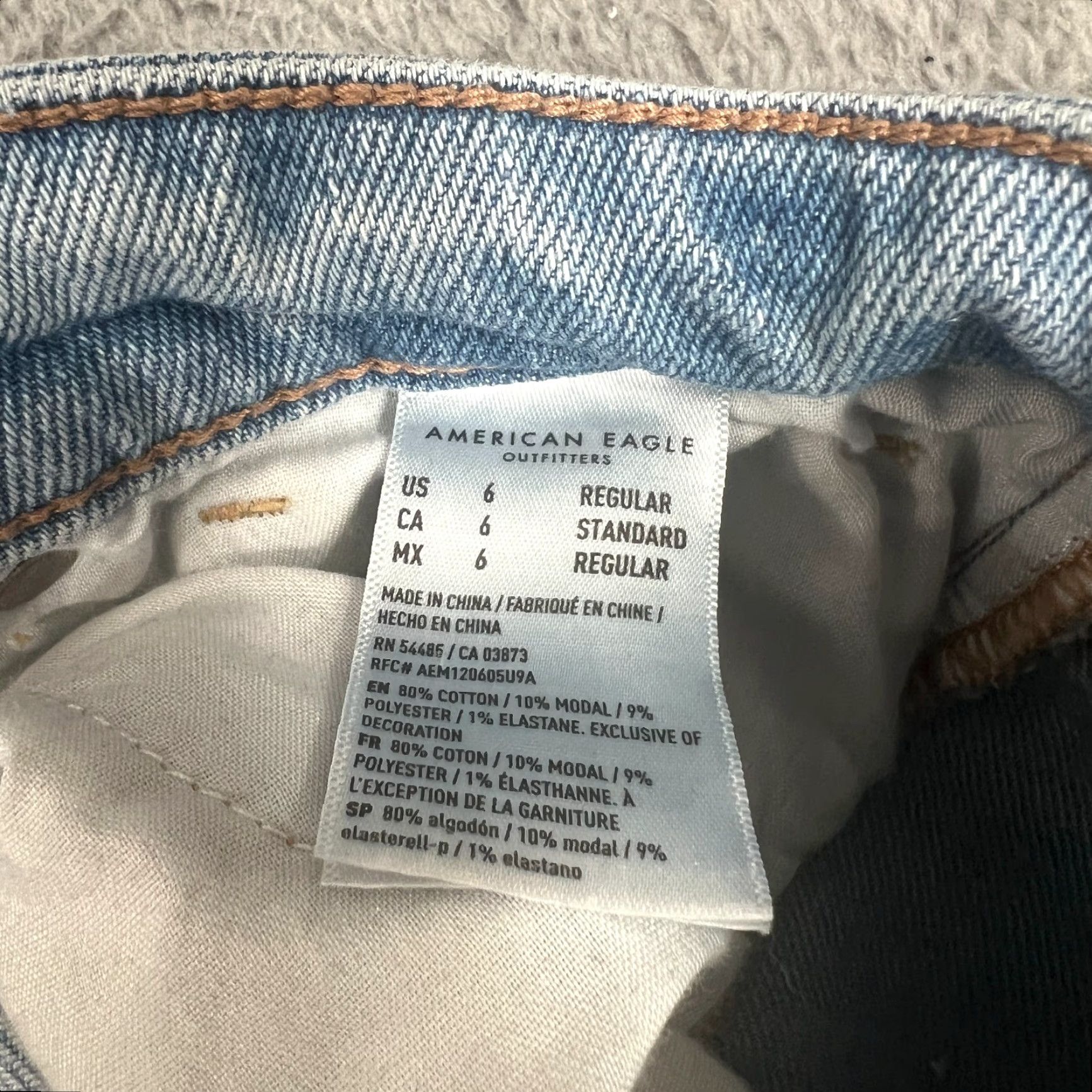 American Eagle Outfitters American Eagle Mom Jeans Womens Size 6 Blue Denim Preppy High Rise Regular Fit Size 28" / US 6 / IT 42 - 6 Thumbnail