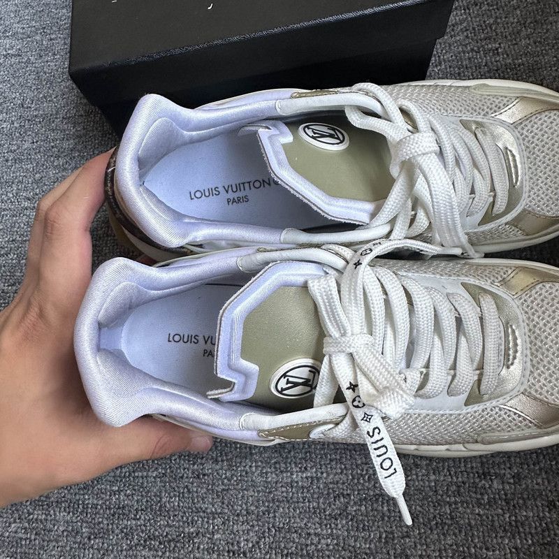 Louis Vuitton Louis Vuitton Run 55 Casual Sneakers for Women -2505 Size US 7 / IT 37 - 9 Thumbnail