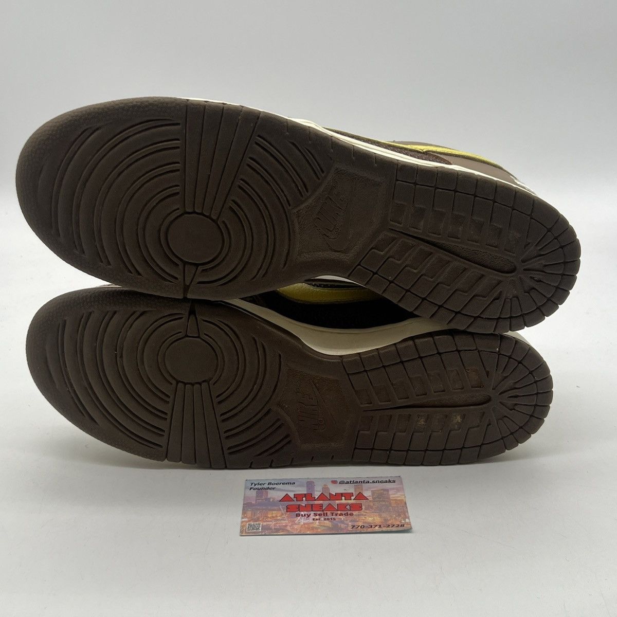 Nike Undefeated x nike dunk low canteen Size US 10 / EU 43 - 7 Thumbnail