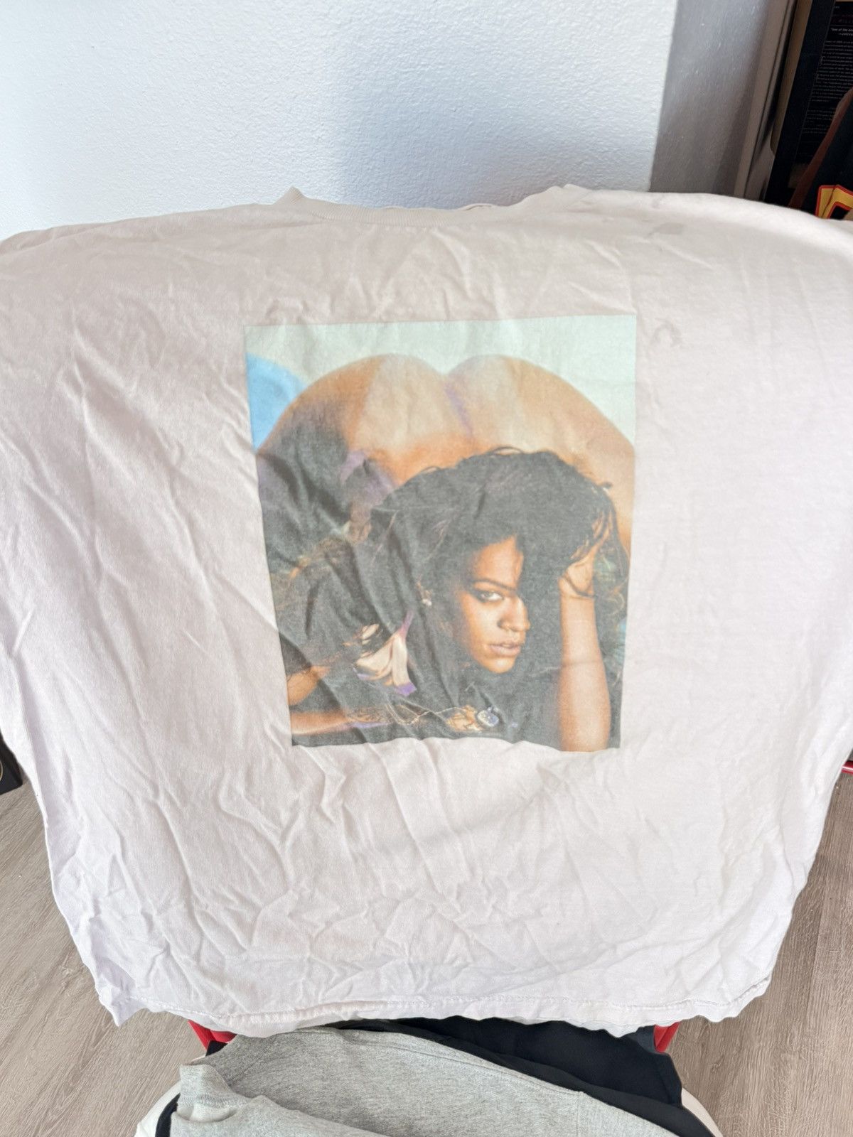 Rap Tees Rare Vintage Rihanna bootleg rap tee Size US XXL / EU 58 / 5 - 3 Thumbnail
