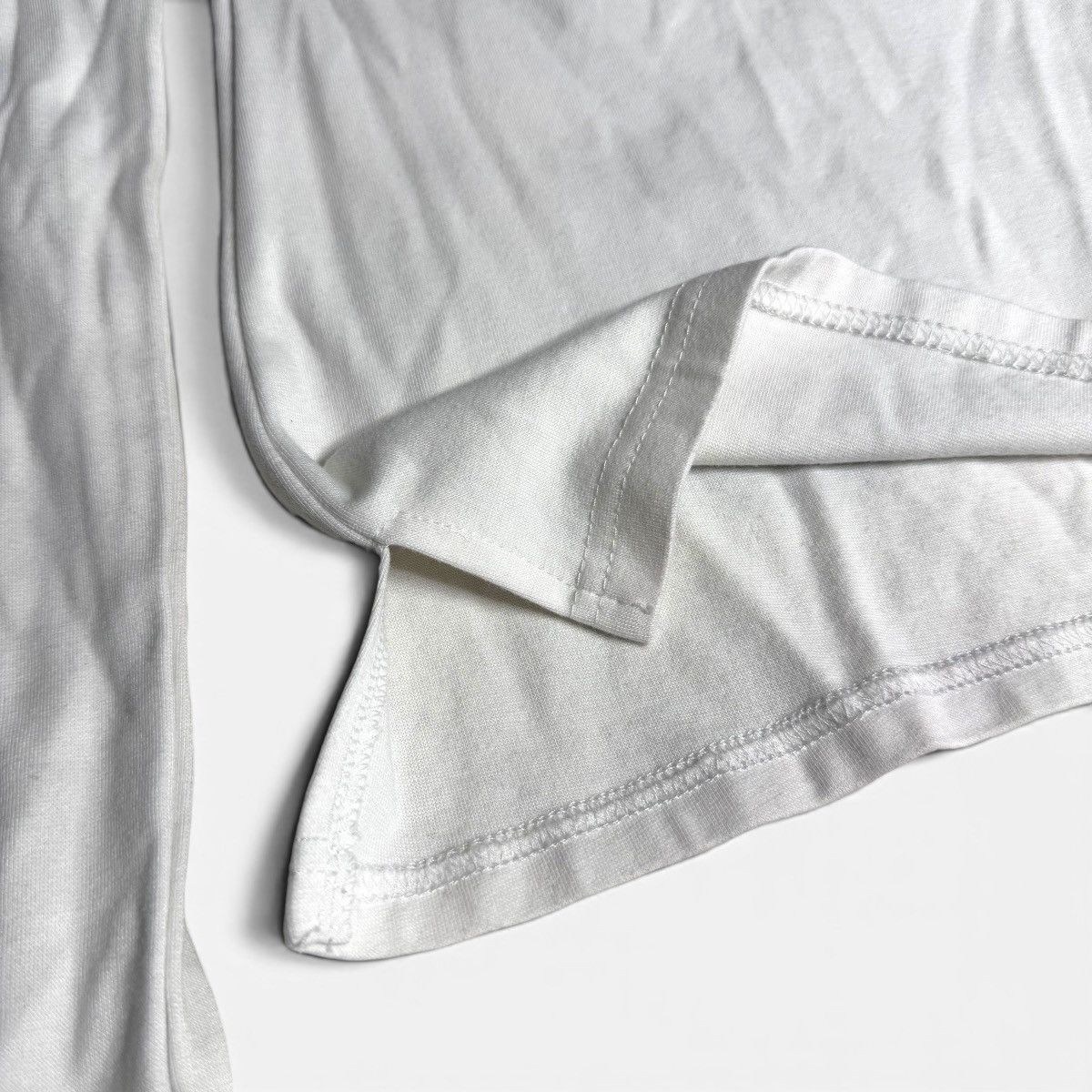 Other Graphic White Long Sleeve Tee w/ Pocket + Cross Button Cuffs Size M / US 6-8 / IT 42-44 - 4 Thumbnail