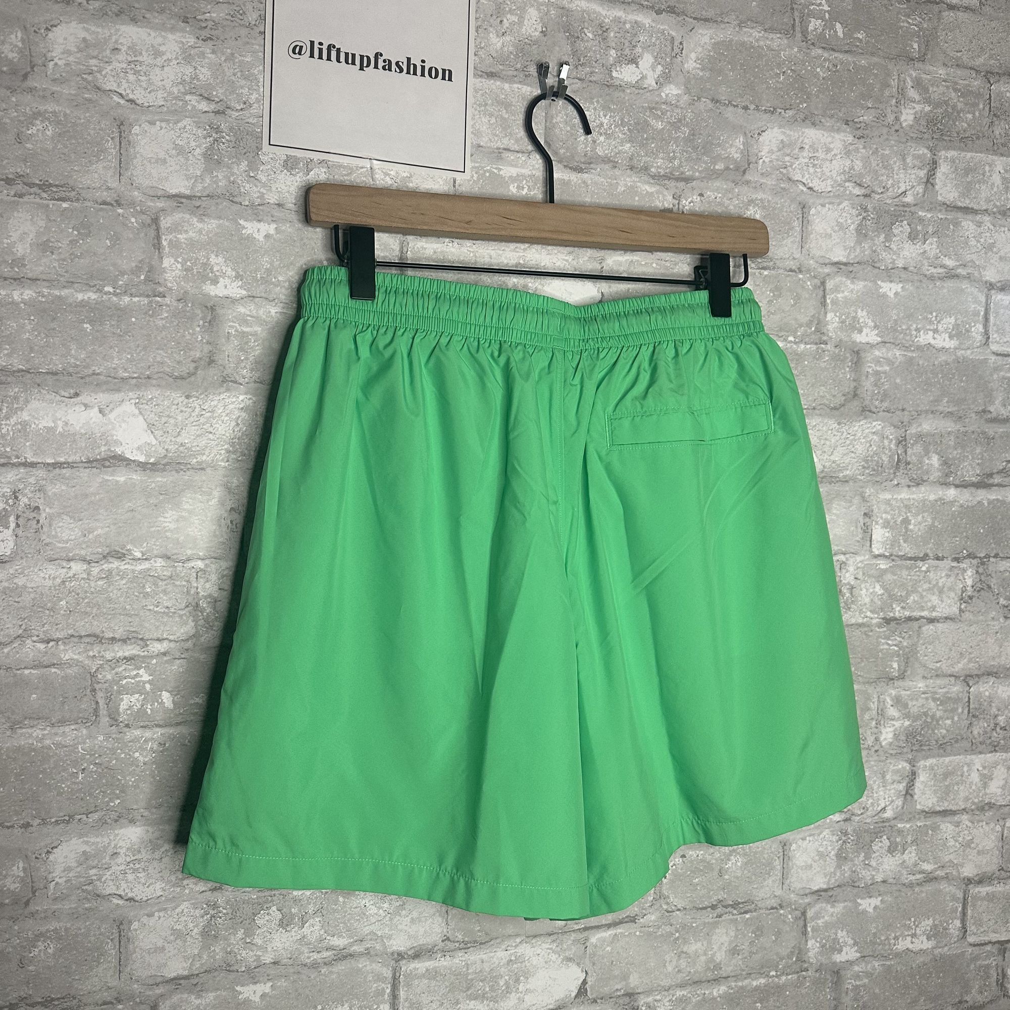 Under Armour Under Armour Men's Icon Volley Short 5.5" NWT Size Medium (V Size US 32 / EU 48 - 8 Thumbnail