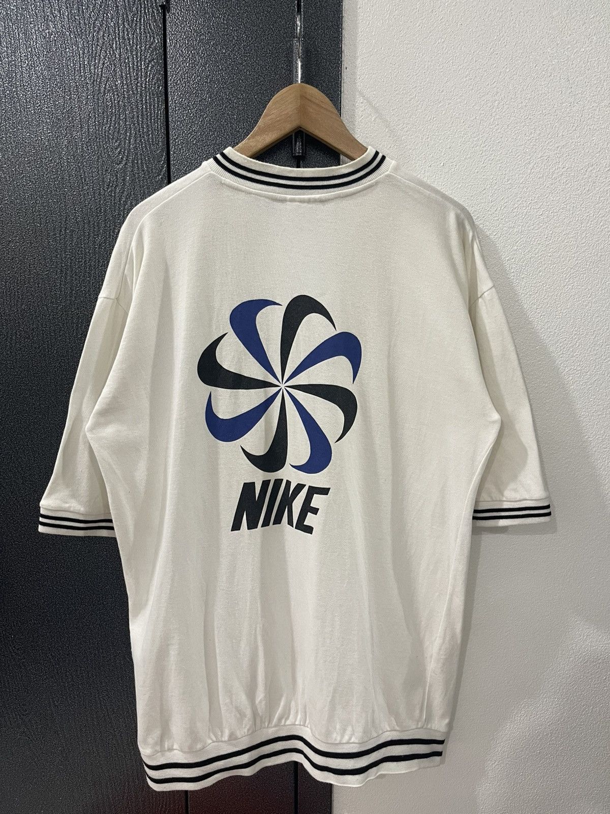 Nike Vintage Nike Pinwheel V-neck Sweatshirt Size US XL / EU 56 / 4 - 1 Thumbnail